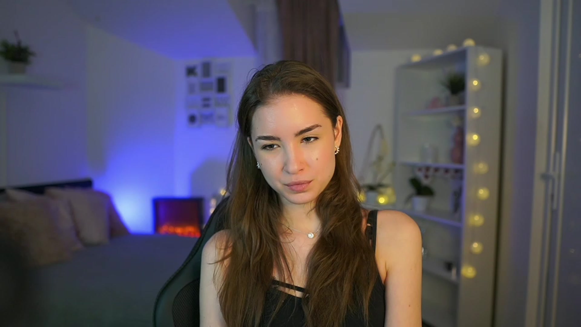 Gallery image thumbnail from Shy_jane's myfreecams stream on, 03/12/2023, 14:09 image 2 of 20