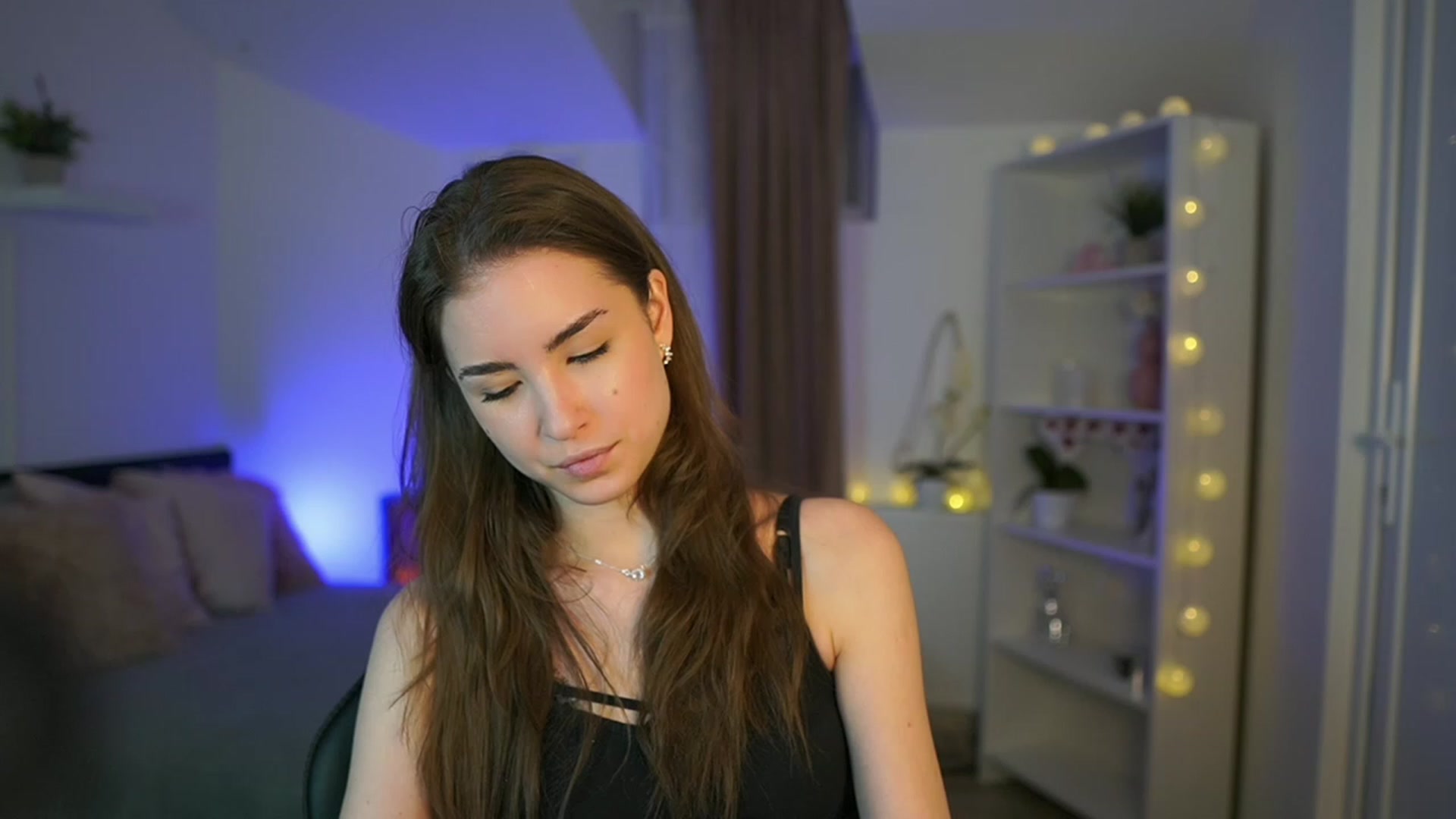Gallery image thumbnail from Shy_jane's myfreecams stream on, 03/12/2023, 14:09 image 1 of 20