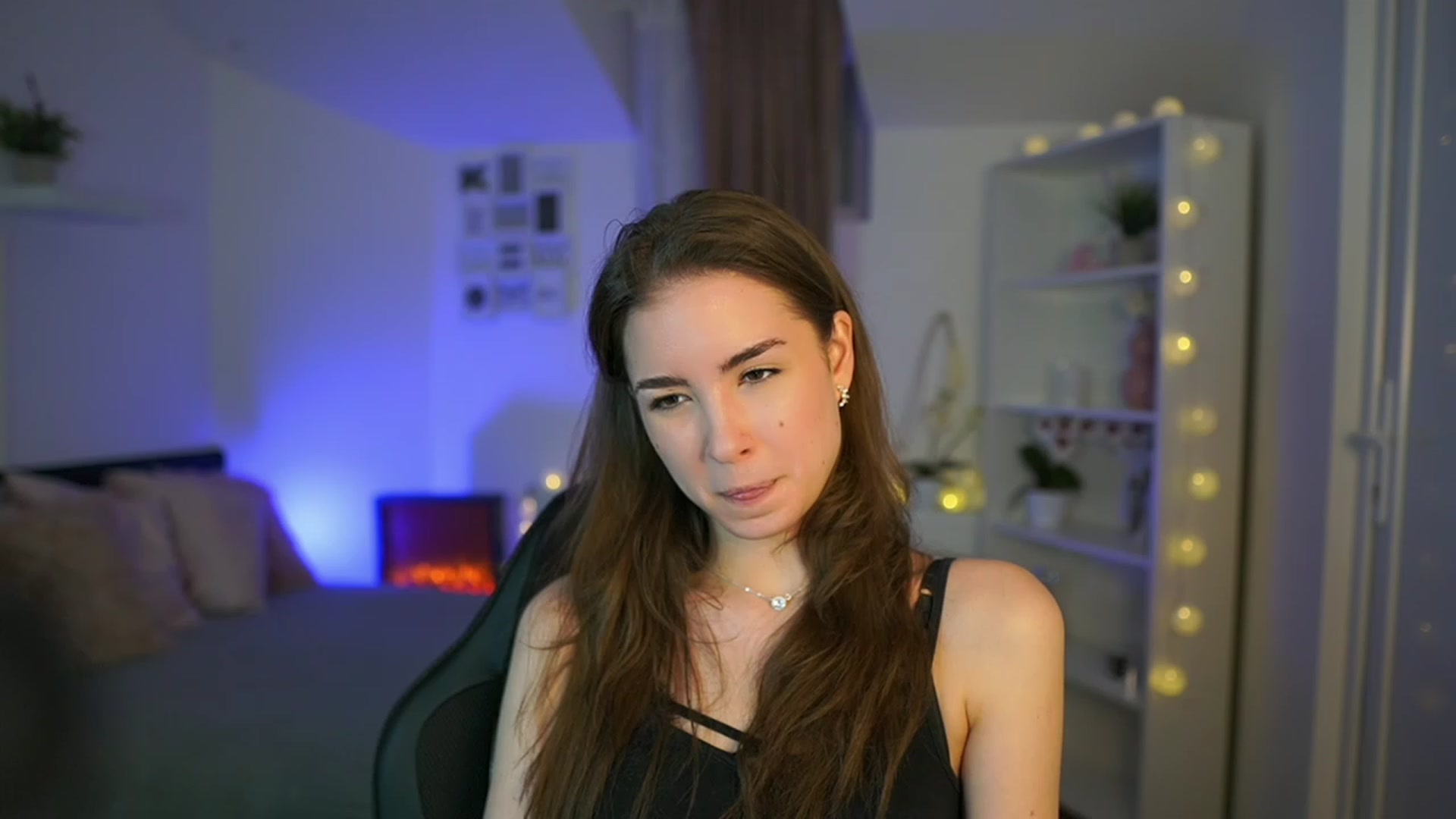 Gallery image thumbnail from Shy_jane's myfreecams stream on, 03/12/2023, 14:09 image 8 of 20