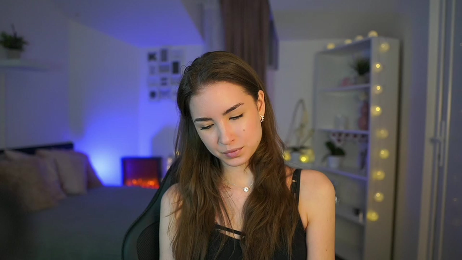 Gallery image thumbnail from Shy_jane's myfreecams stream on, 03/12/2023, 14:09 image 3 of 20