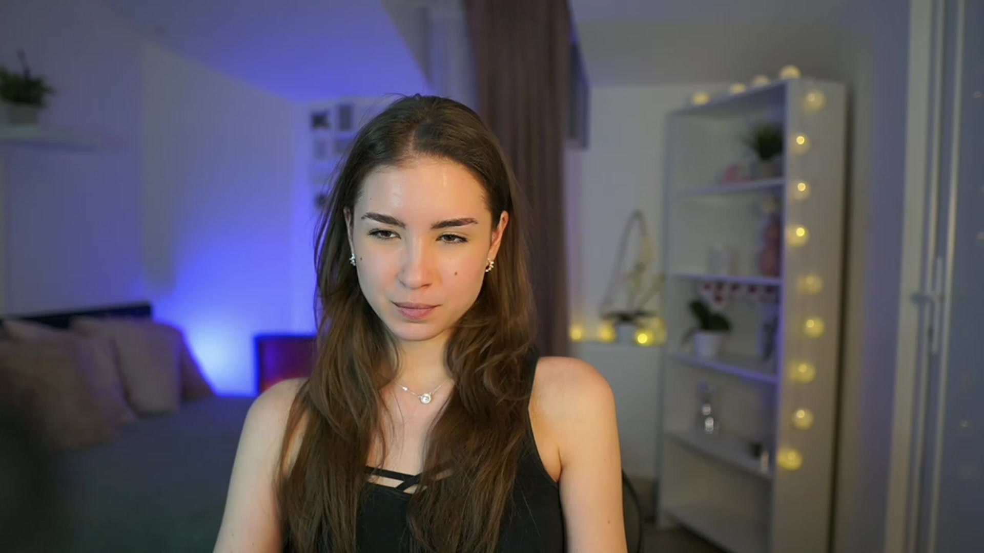 Gallery image thumbnail from Shy_jane's myfreecams stream on, 03/12/2023, 15:22 image 15 of 20