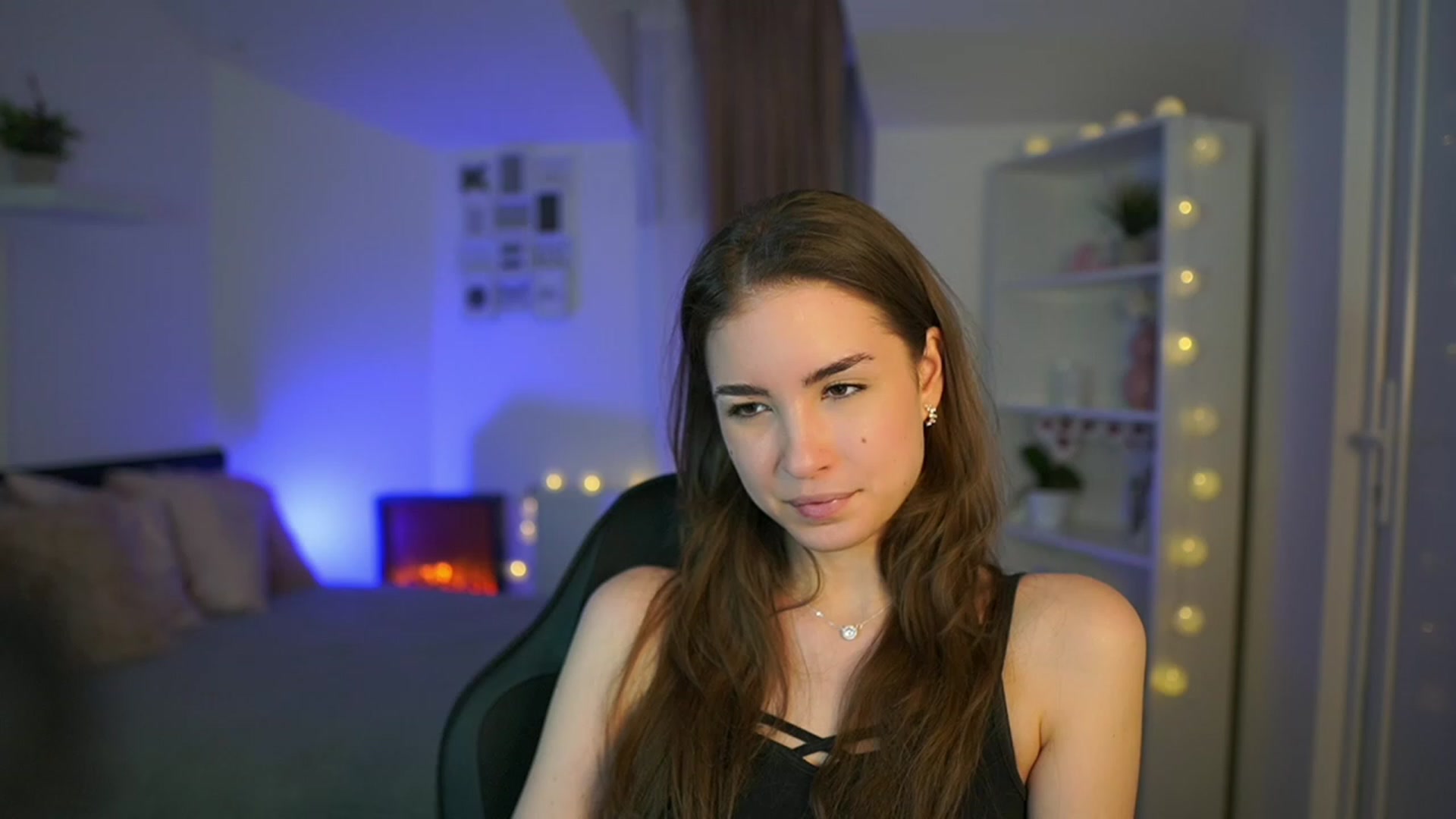 Gallery image thumbnail from Shy_jane's myfreecams stream on, 03/12/2023, 15:22 image 17 of 20