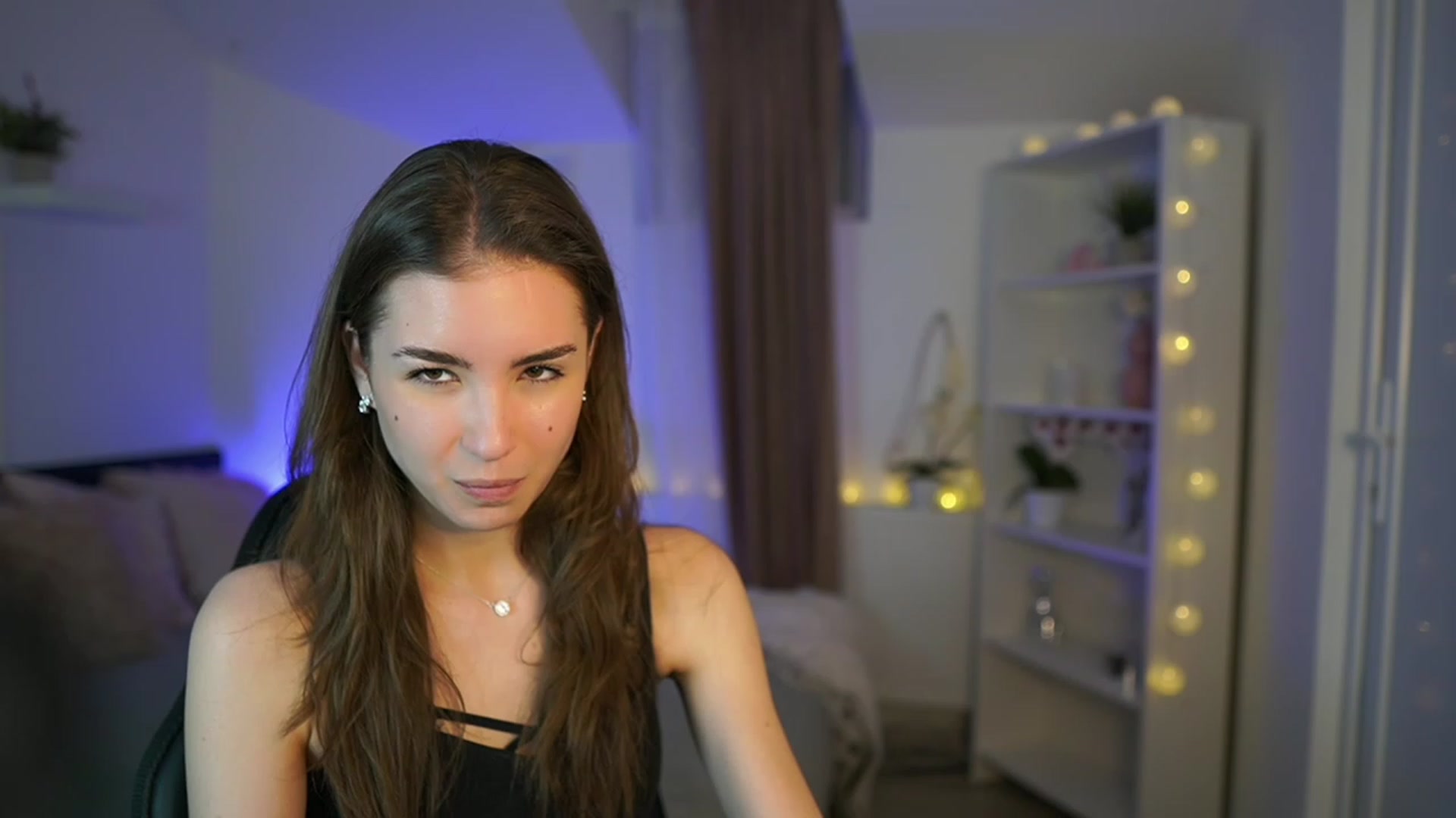 Gallery image thumbnail from Shy_jane's myfreecams stream on, 03/12/2023, 16:29 image 3 of 20