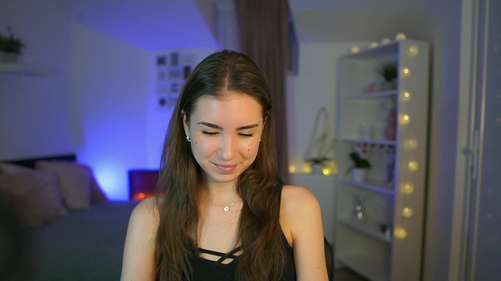 Gallery image thumbnail from Shy_jane's myfreecams stream on, 03/12/2023, 17:26 image 20 of 20