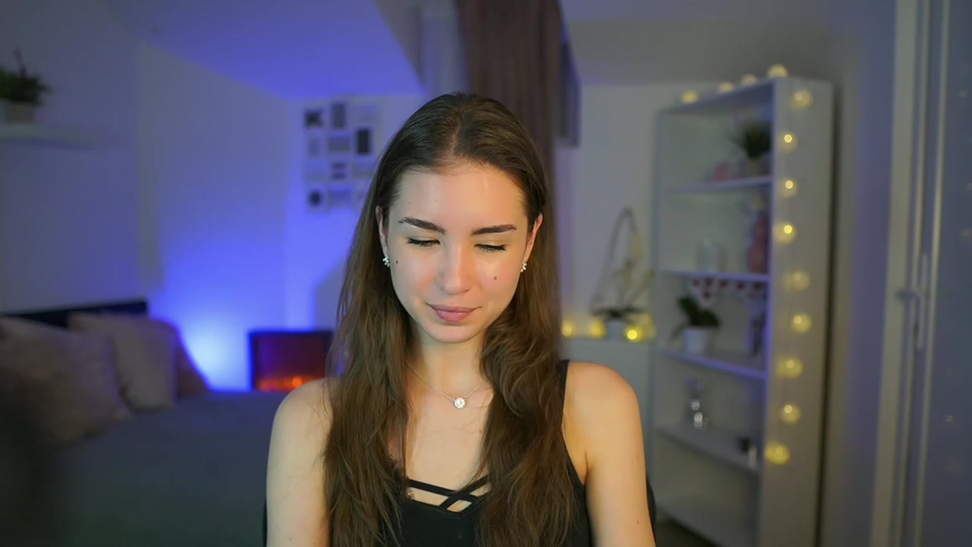 Gallery image thumbnail from Shy_jane's myfreecams stream on, 03/12/2023, 17:26 image 14 of 20