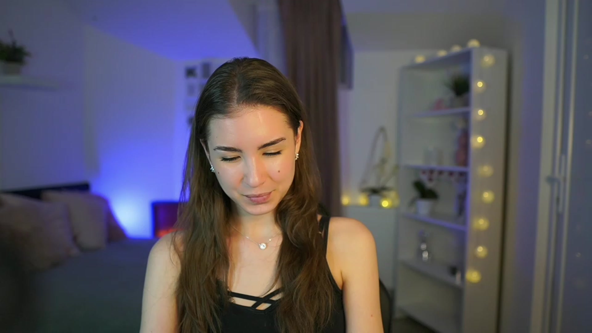 Gallery image thumbnail from Shy_jane's myfreecams stream on, 03/12/2023, 17:26 image 11 of 20