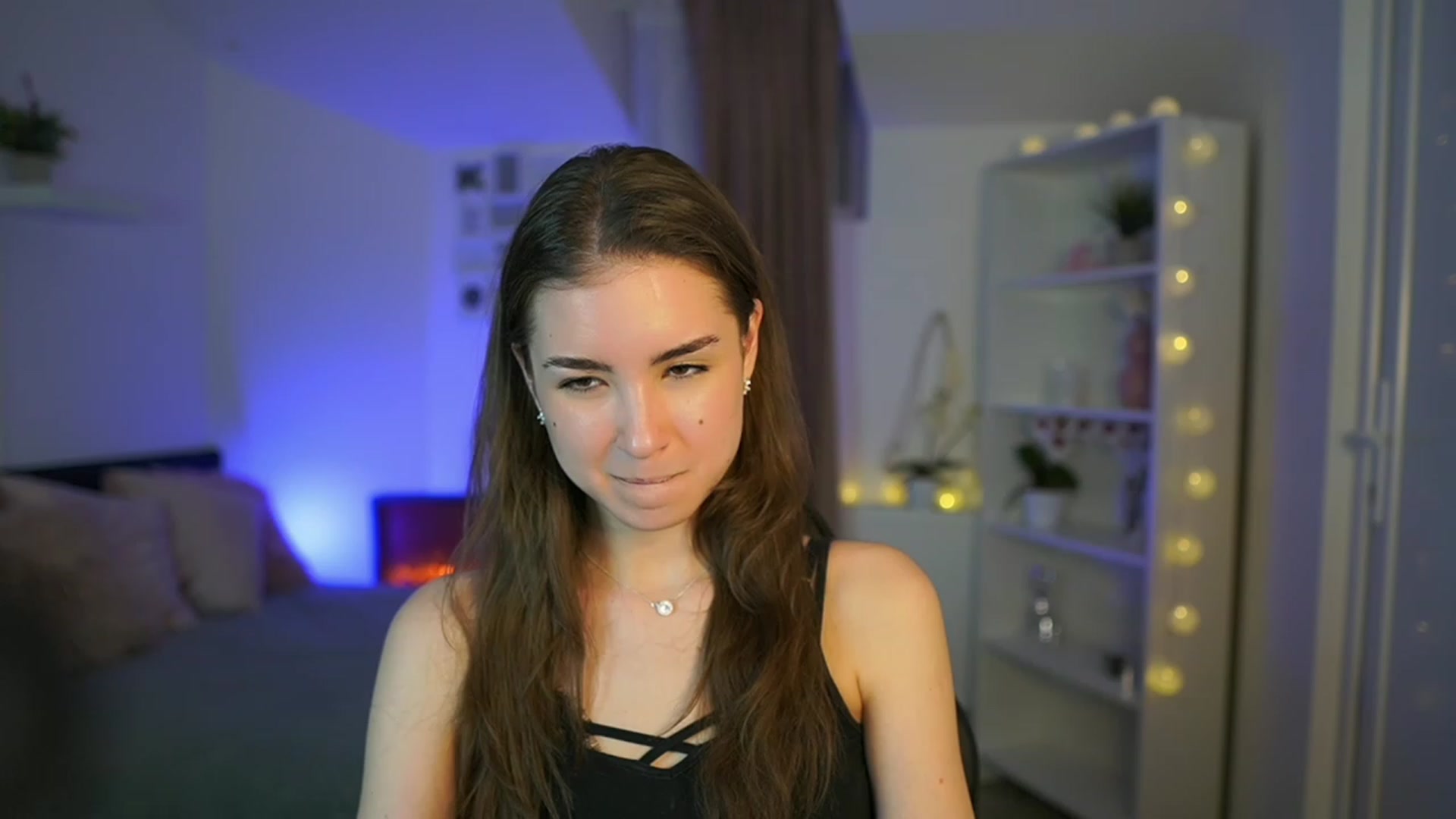 Gallery image thumbnail from Shy_jane's myfreecams stream on, 03/12/2023, 17:26 image 16 of 20