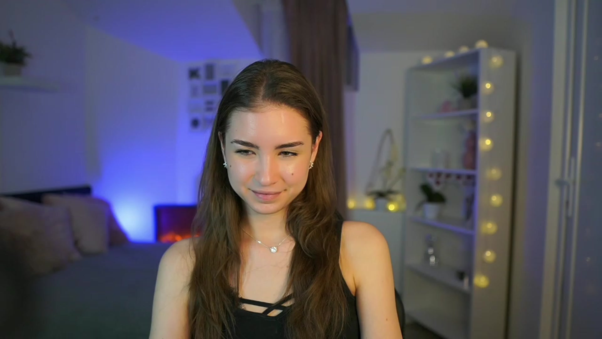 Gallery image thumbnail from Shy_jane's myfreecams stream on, 03/12/2023, 17:26 image 15 of 20