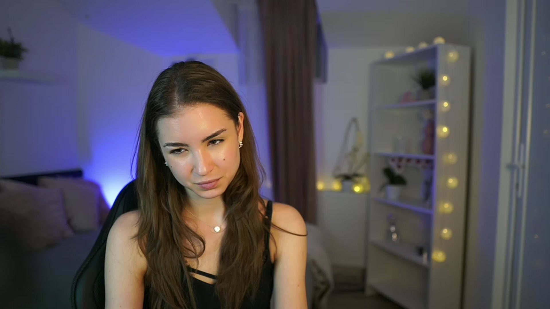 Gallery image thumbnail from Shy_jane's myfreecams stream on, 03/12/2023, 19:02 image 14 of 20