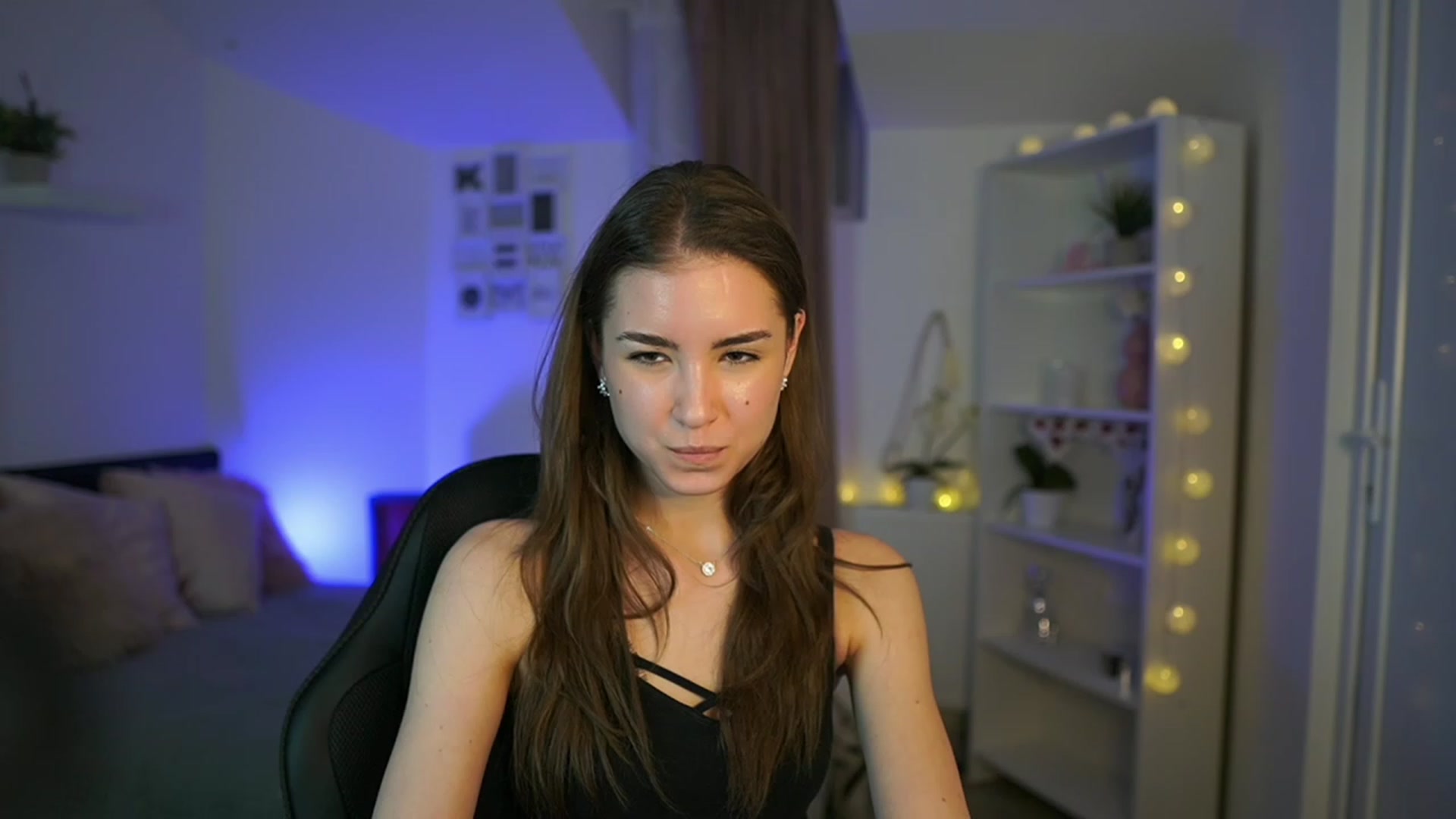Gallery image thumbnail from Shy_jane's myfreecams stream on, 03/12/2023, 19:02 image 11 of 20
