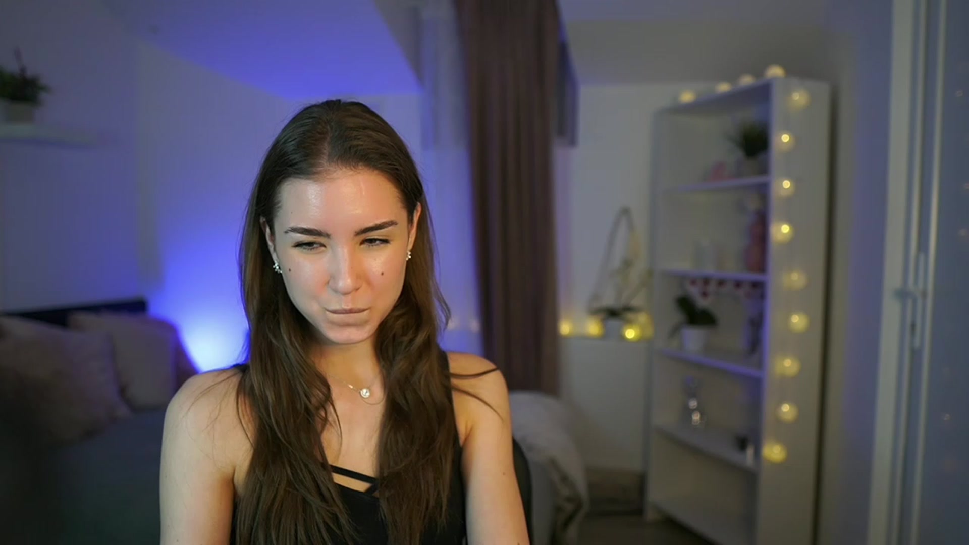 Gallery image thumbnail from Shy_jane's myfreecams stream on, 03/12/2023, 19:02 image 1 of 20
