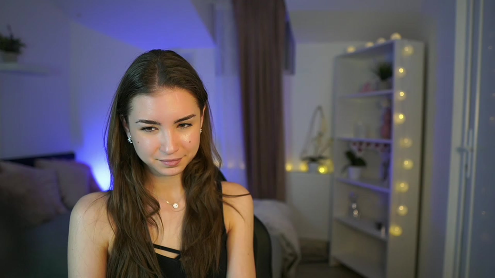 Gallery image thumbnail from Shy_jane's myfreecams stream on, 03/12/2023, 19:02 image 3 of 20
