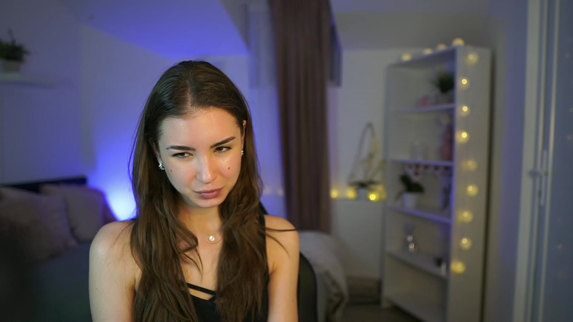 Gallery image thumbnail from Shy_jane's myfreecams stream on, 03/12/2023, 19:02 image 6 of 20