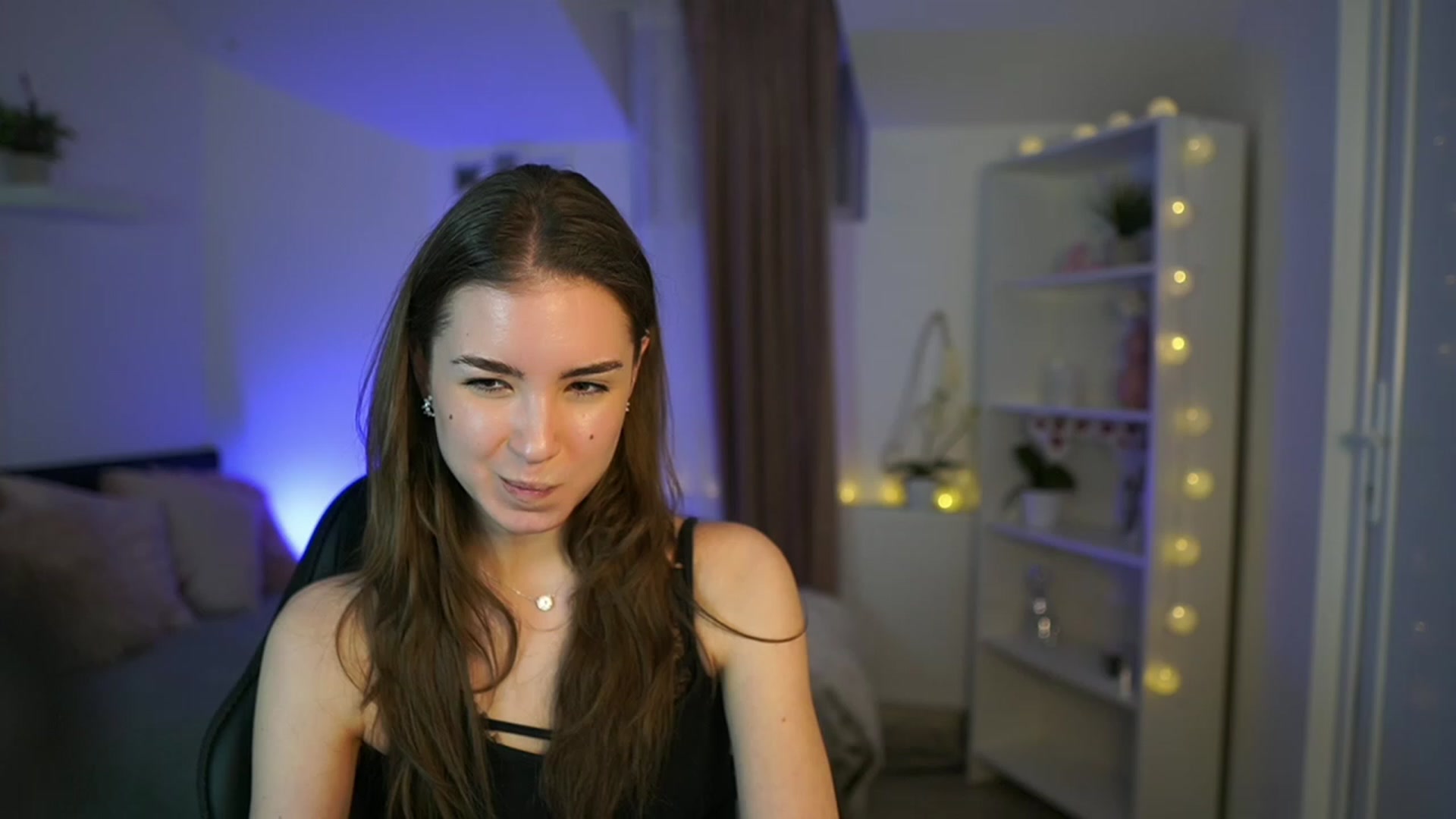 Gallery image thumbnail from Shy_jane's myfreecams stream on, 03/12/2023, 19:02 image 18 of 20