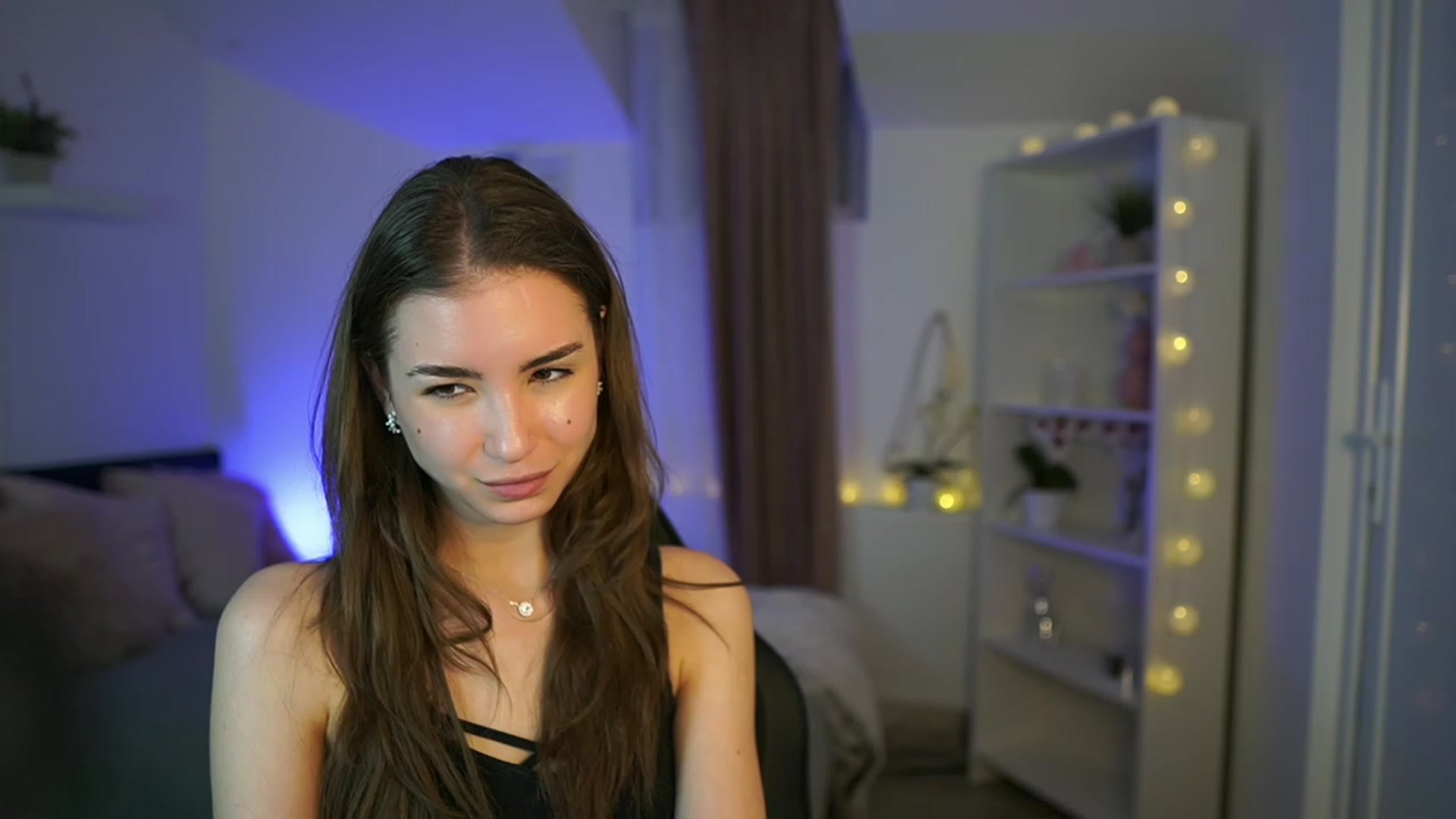 Gallery image thumbnail from Shy_jane's myfreecams stream on, 03/12/2023, 19:02 image 9 of 20