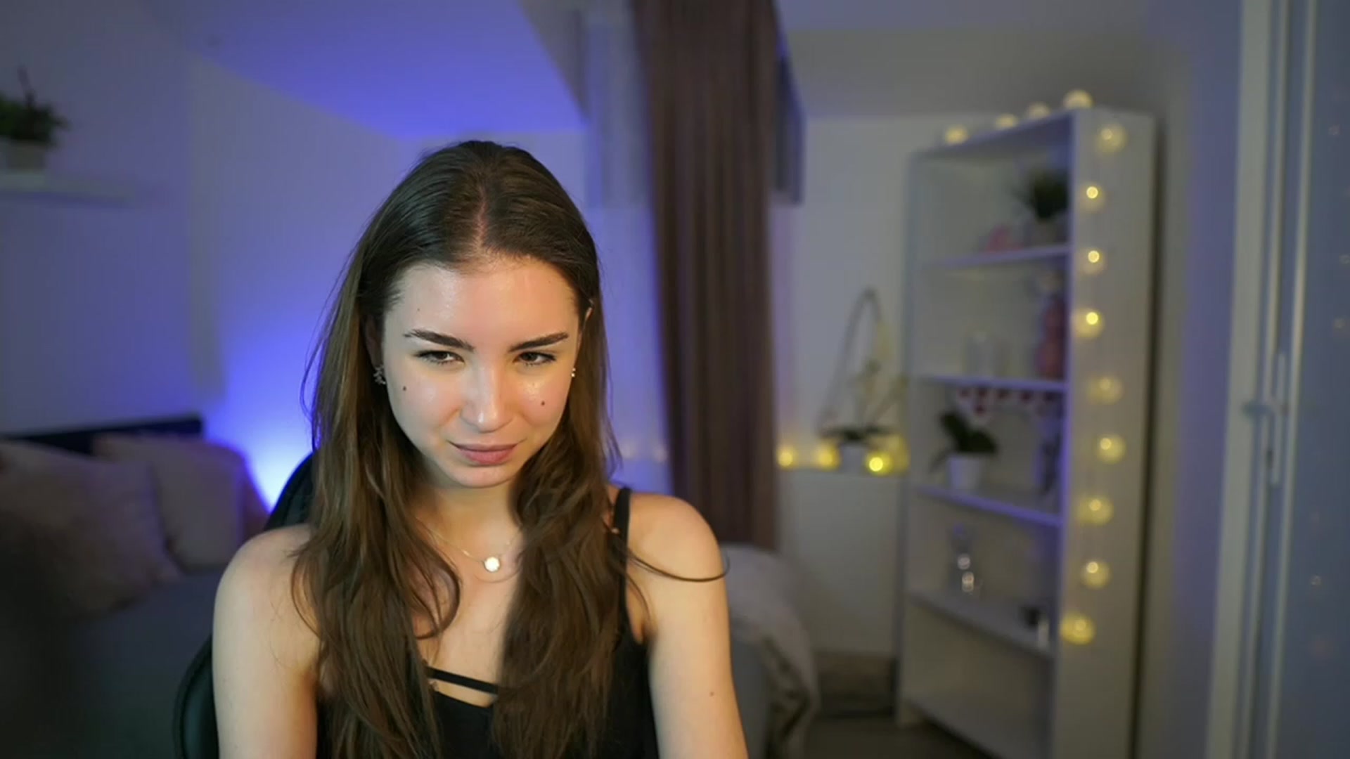 Gallery image thumbnail from Shy_jane's myfreecams stream on, 03/12/2023, 19:02 image 16 of 20