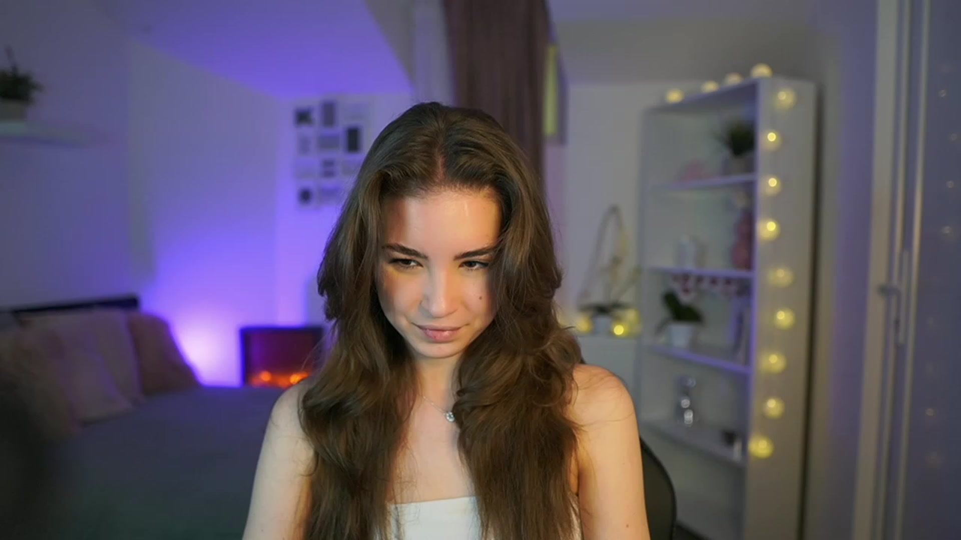 Gallery image thumbnail from Shy_jane's myfreecams stream on, 03/14/2023, 16:09 image 16 of 20