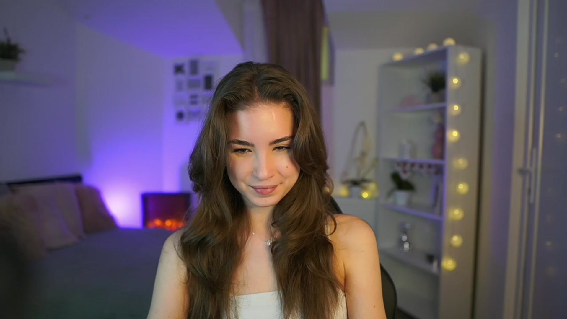 Gallery image thumbnail from Shy_jane's myfreecams stream on, 03/14/2023, 16:09 image 17 of 20