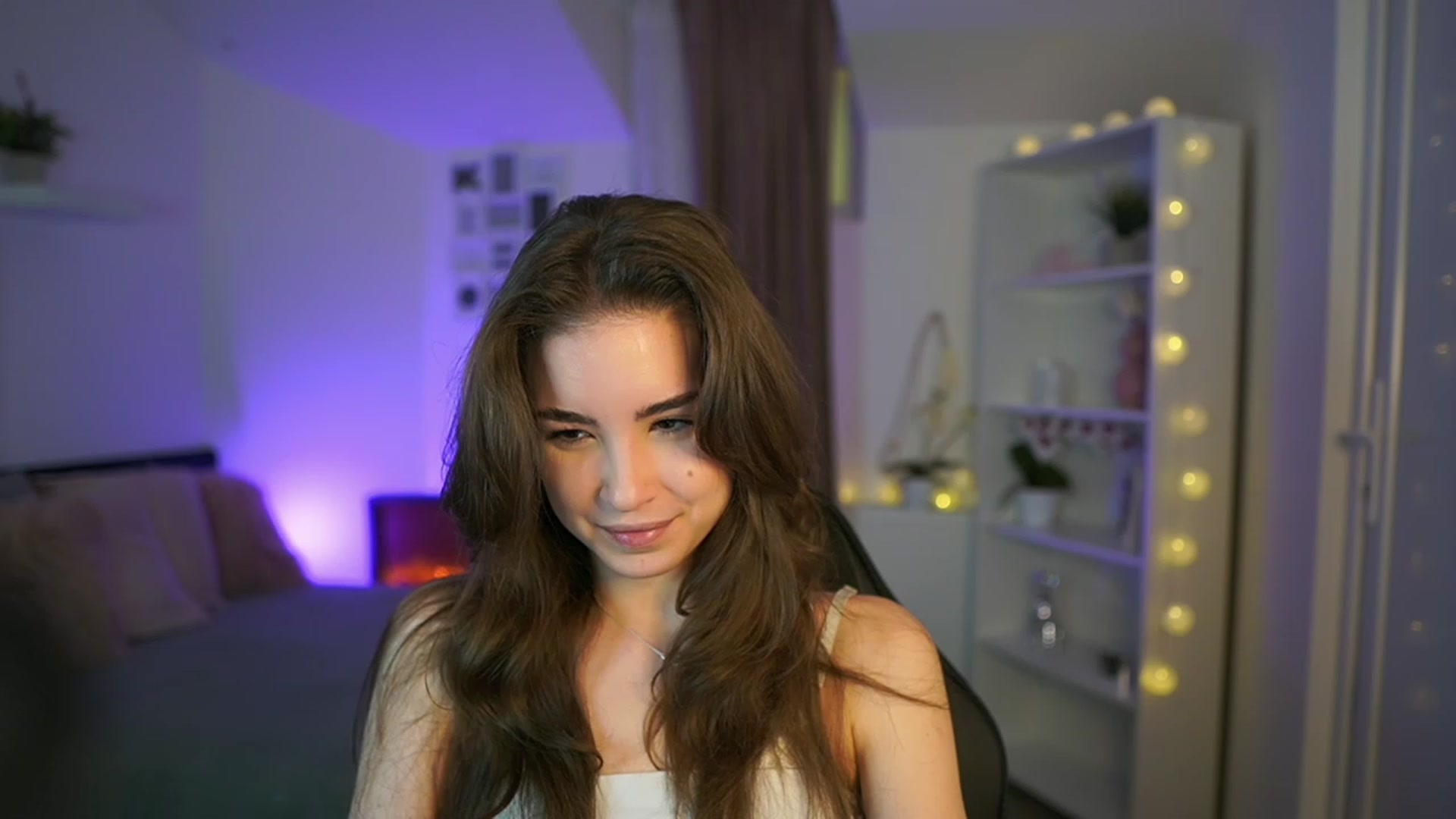 Gallery image thumbnail from Shy_jane's myfreecams stream on, 03/14/2023, 16:09 image 1 of 20