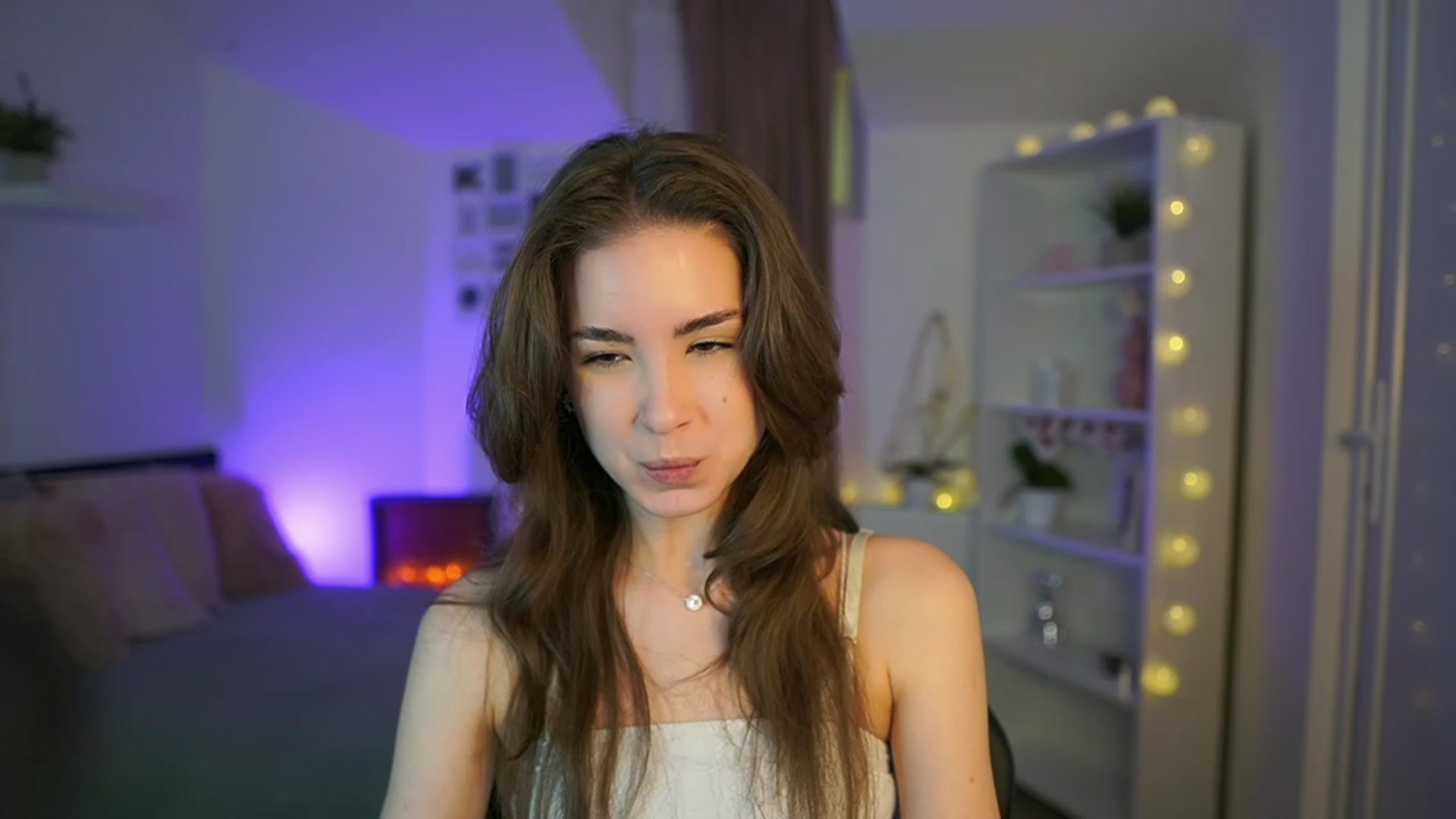 Gallery image thumbnail from Shy_jane's myfreecams stream on, 03/14/2023, 16:09 image 4 of 20