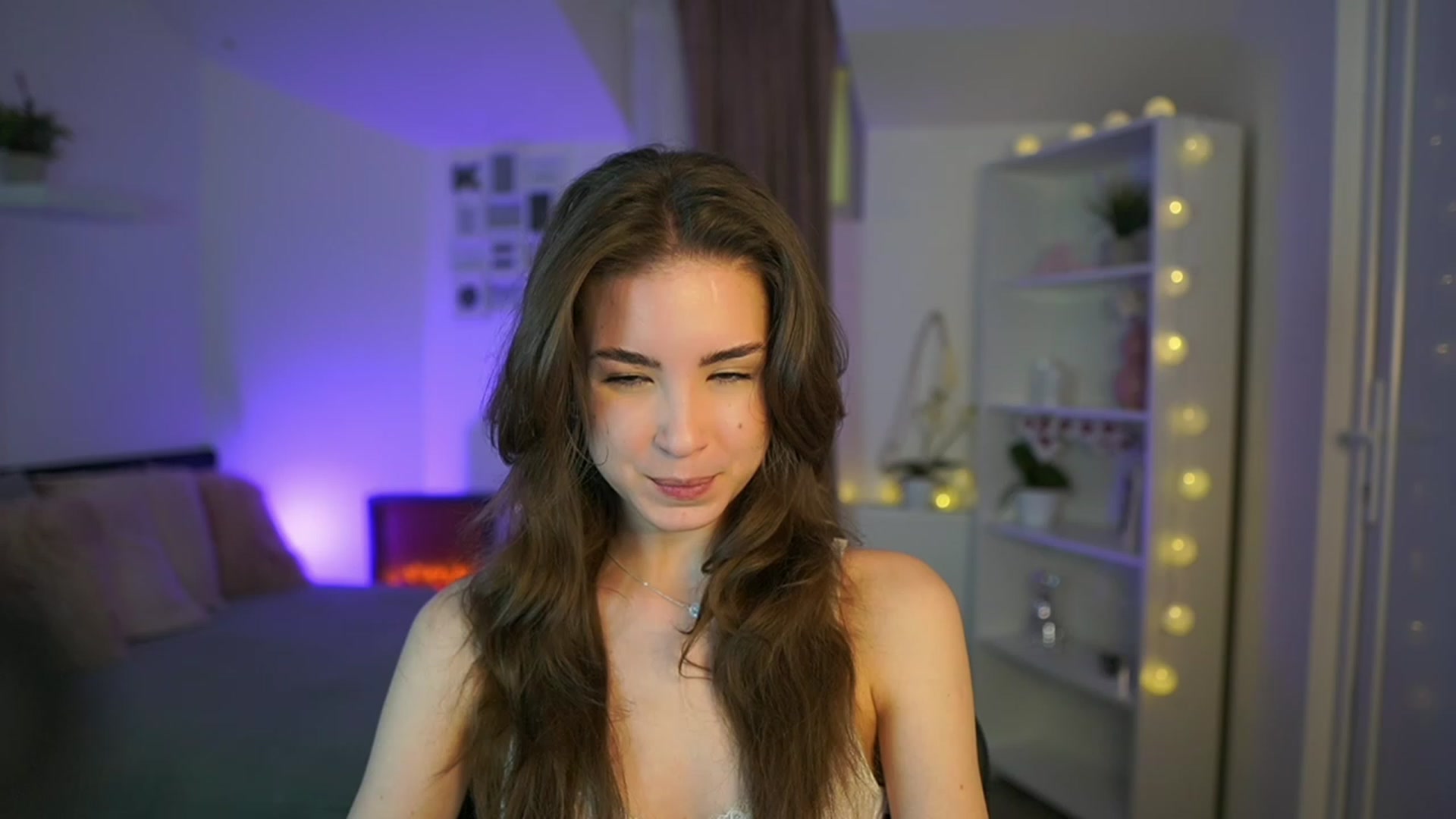 Gallery image thumbnail from Shy_jane's myfreecams stream on, 03/14/2023, 16:09 image 7 of 20