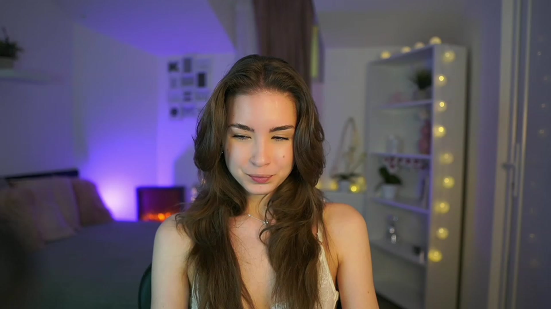Gallery image thumbnail from Shy_jane's myfreecams stream on, 03/14/2023, 17:03 image 18 of 20