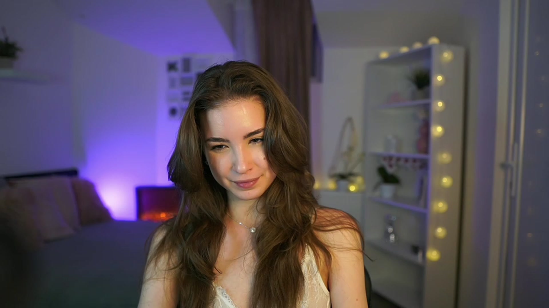 Gallery image thumbnail from Shy_jane's myfreecams stream on, 03/14/2023, 18:34 image 18 of 20