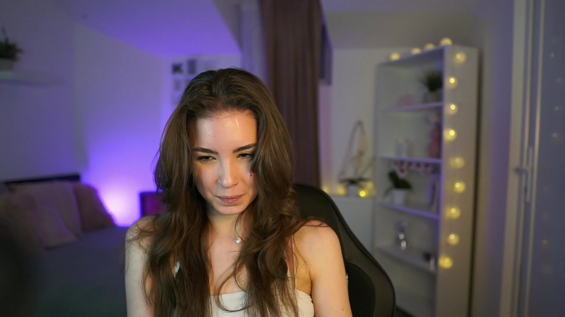 Gallery image thumbnail from Shy_jane's myfreecams stream on, 03/14/2023, 18:34 image 2 of 20