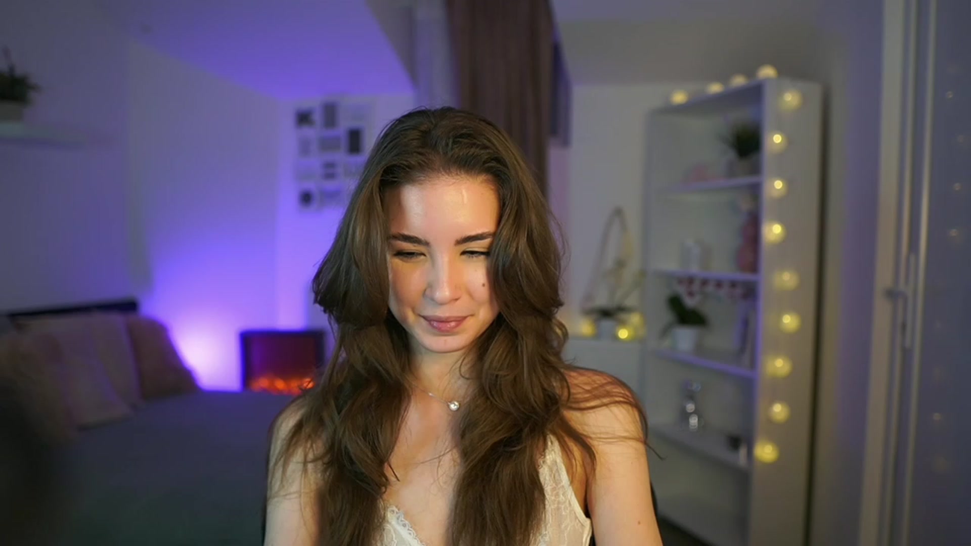 Gallery image thumbnail from Shy_jane's myfreecams stream on, 03/14/2023, 18:34 image 19 of 20