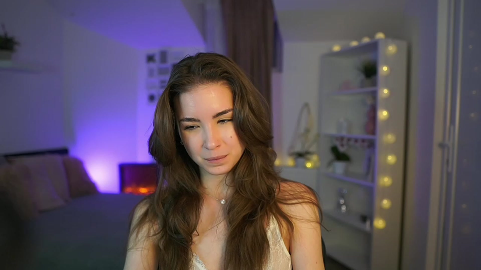 Gallery image thumbnail from Shy_jane's myfreecams stream on, 03/14/2023, 18:34 image 16 of 20