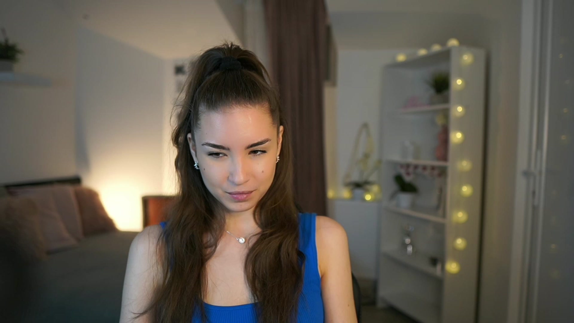Gallery image thumbnail from Shy_jane's myfreecams stream on, 03/15/2023, 11:40 image 10 of 20