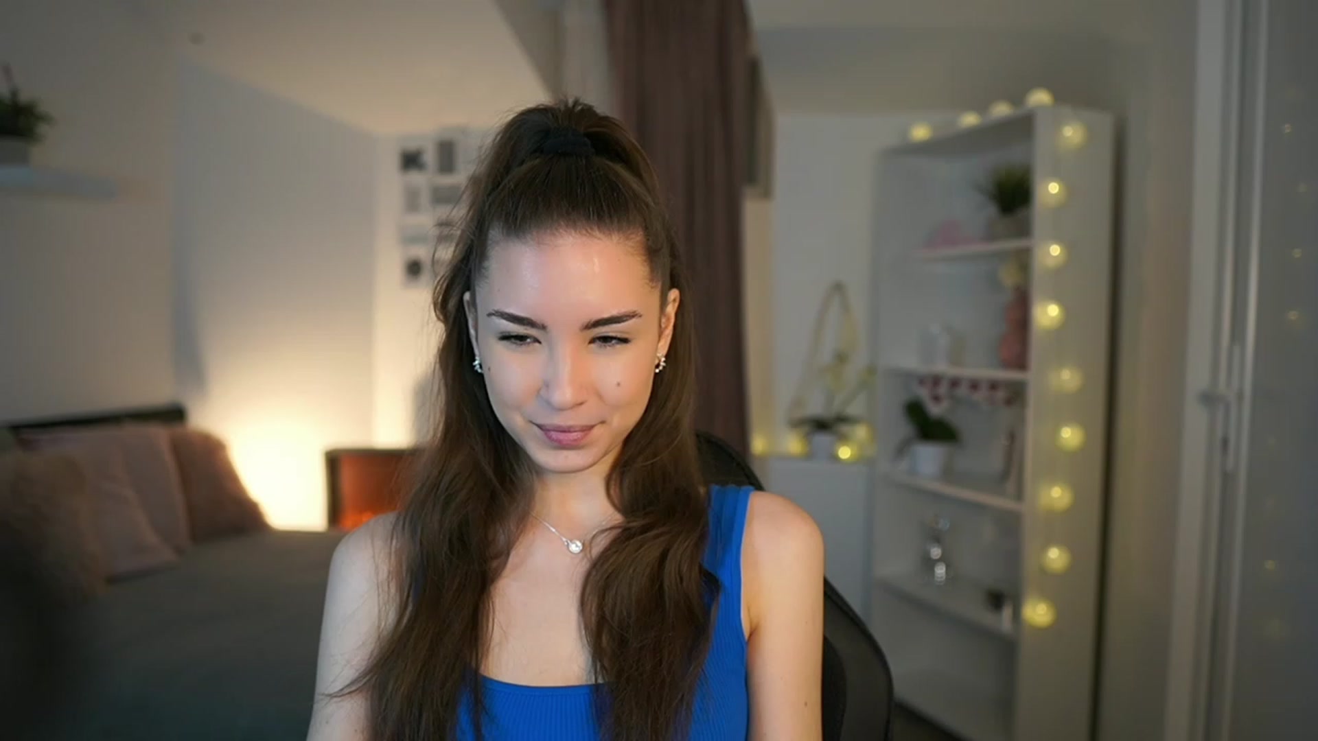 Gallery image thumbnail from Shy_jane's myfreecams stream on, 03/15/2023, 11:40 image 8 of 20