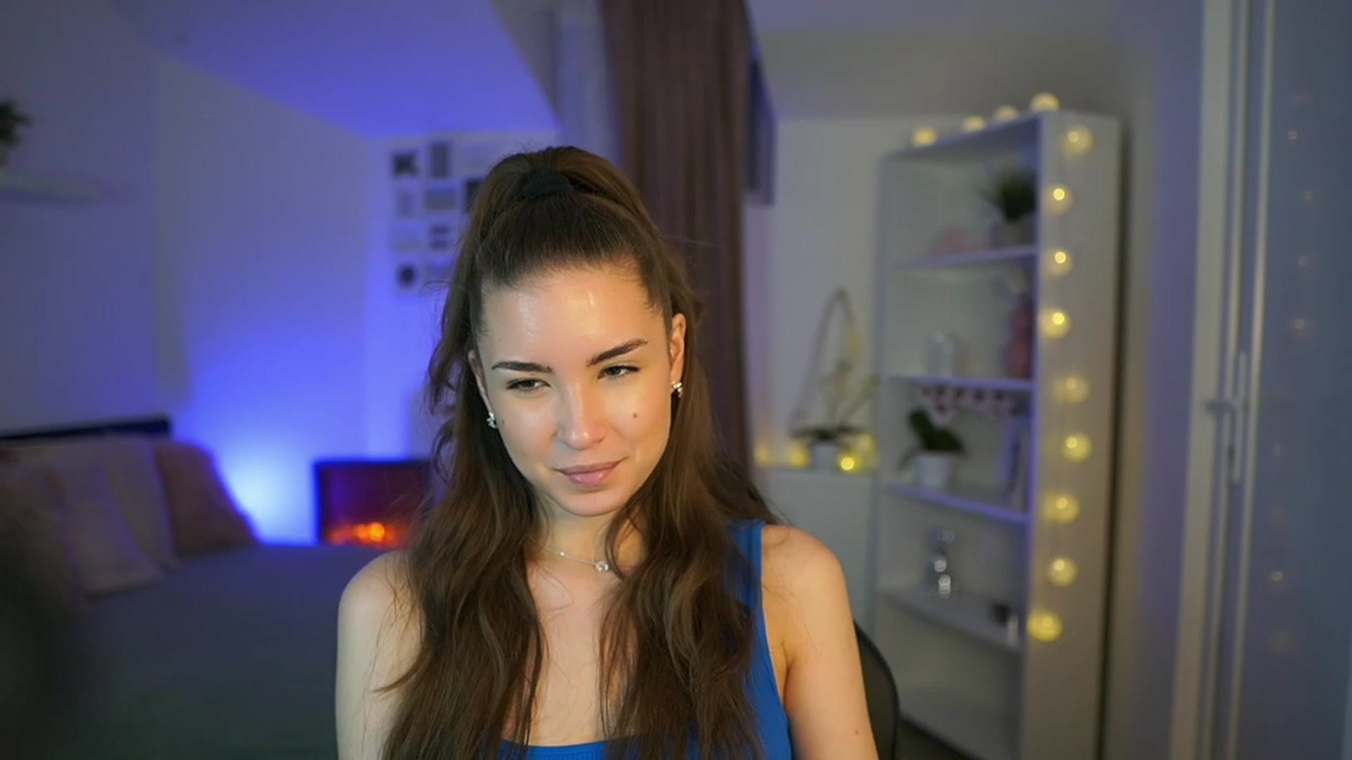 Gallery image thumbnail from Shy_jane's myfreecams stream on, 03/15/2023, 18:03 image 2 of 20