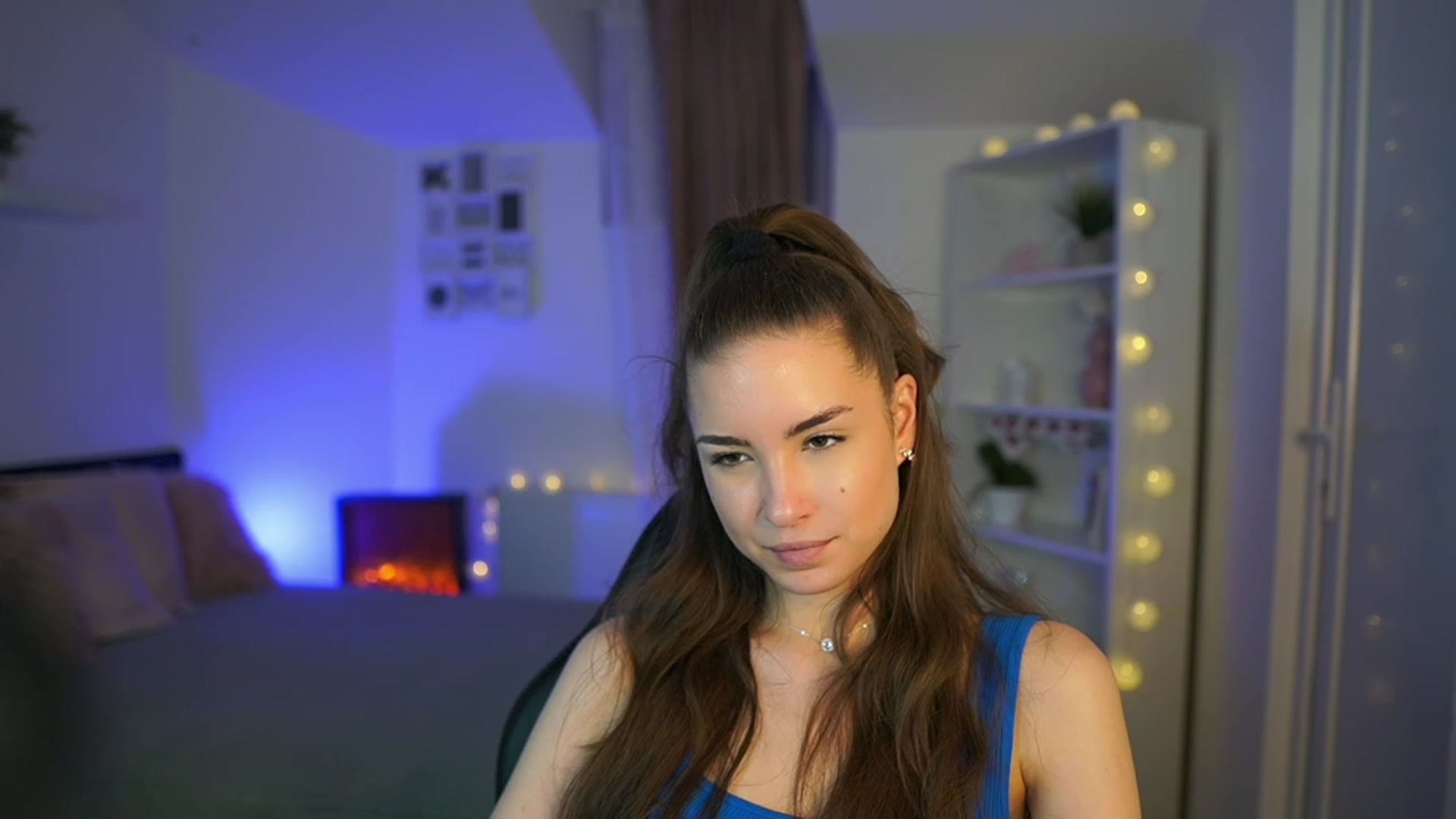 Gallery image thumbnail from Shy_jane's myfreecams stream on, 03/15/2023, 18:03 image 3 of 20