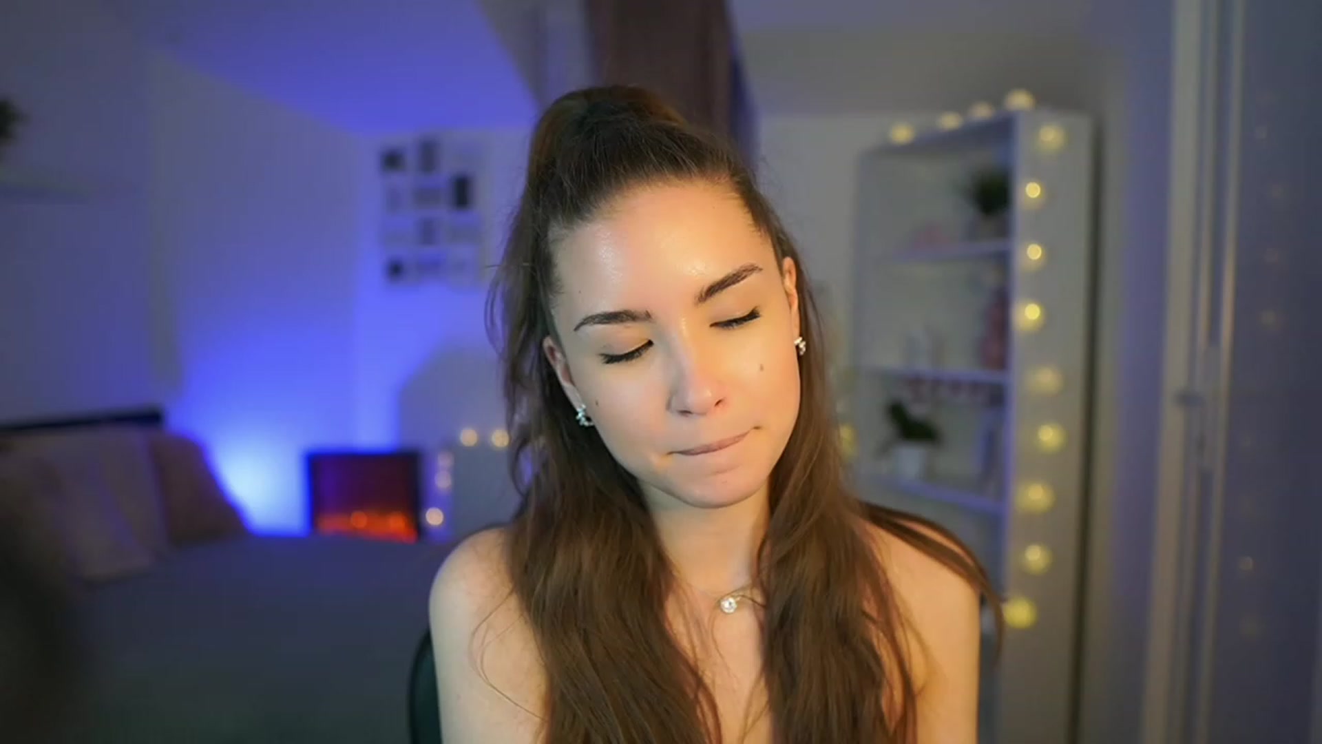 Gallery image thumbnail from Shy_jane's myfreecams stream on, 03/15/2023, 18:03 image 20 of 20