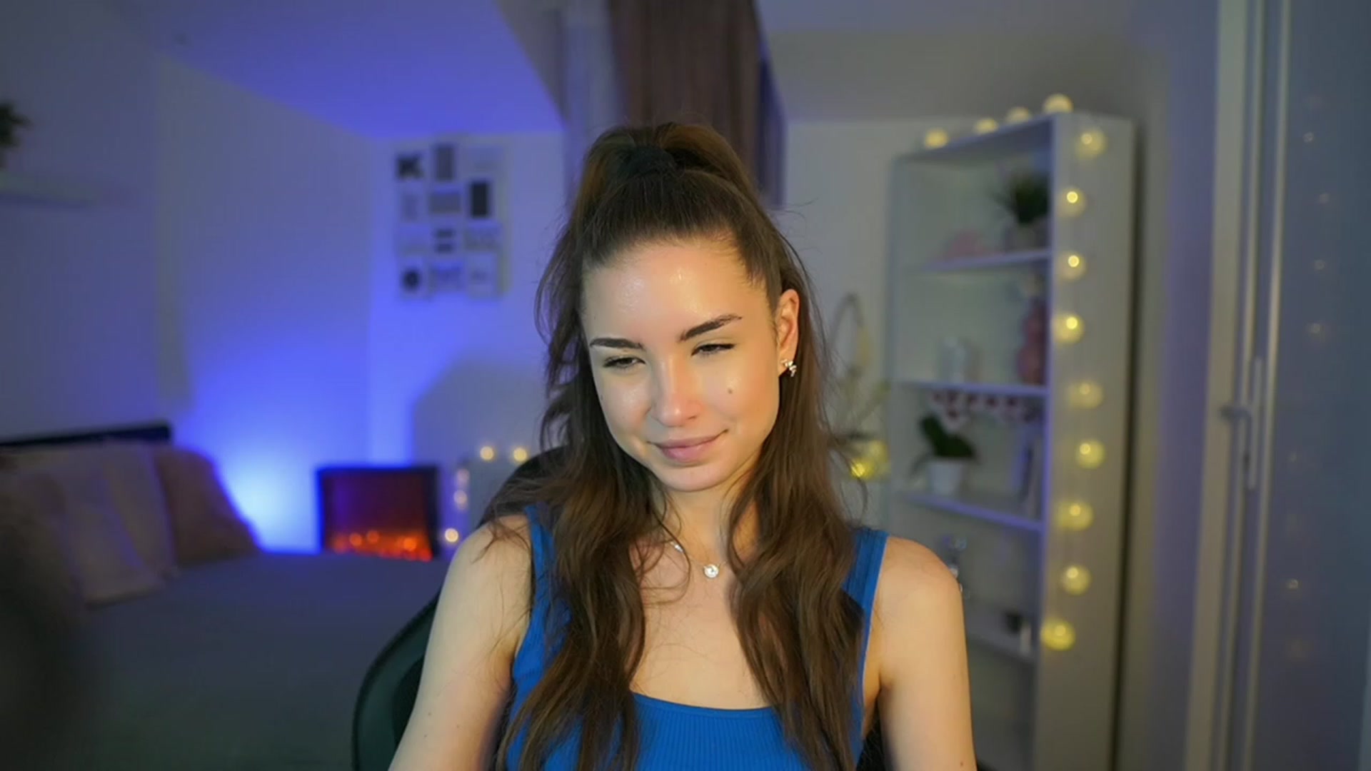 Gallery image thumbnail from Shy_jane's myfreecams stream on, 03/15/2023, 18:03 image 10 of 20