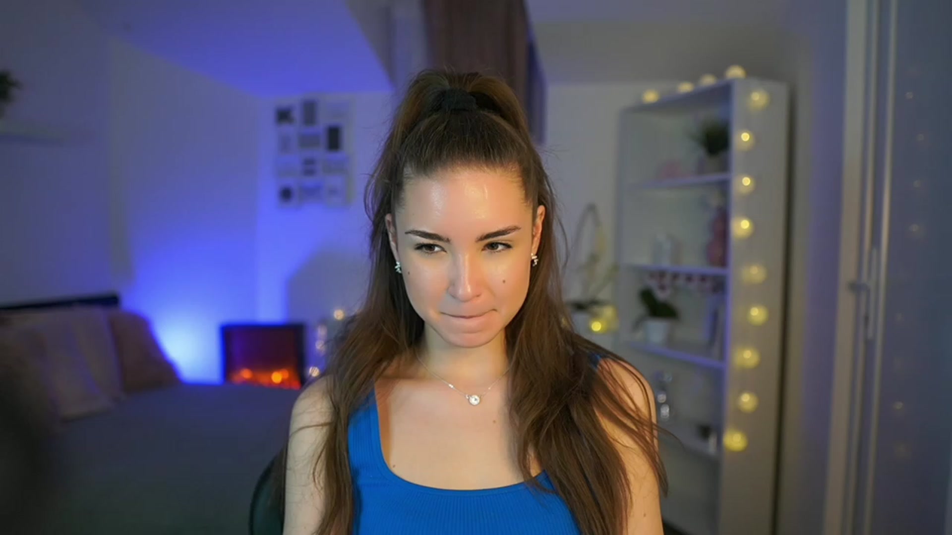 Gallery image thumbnail from Shy_jane's myfreecams stream on, 03/15/2023, 18:03 image 16 of 20
