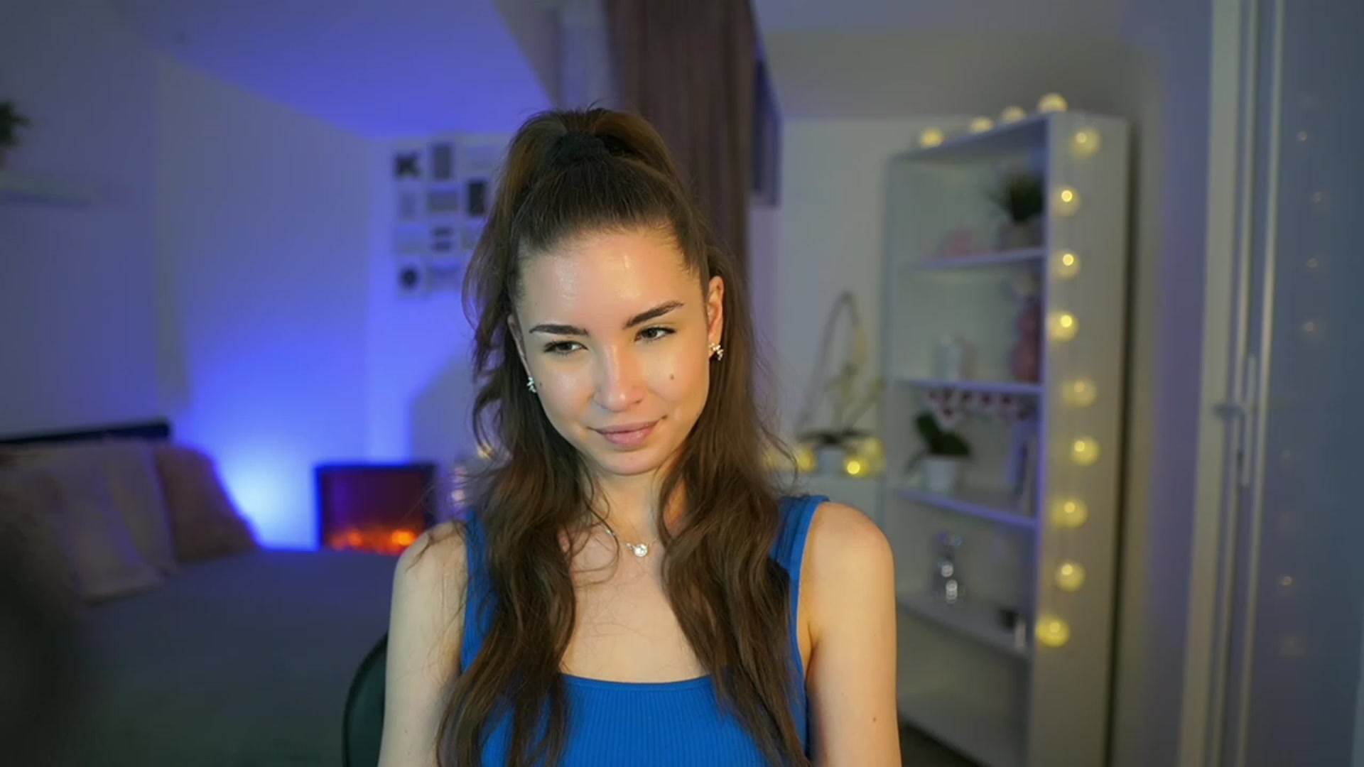 Gallery image thumbnail from Shy_jane's myfreecams stream on, 03/15/2023, 18:03 image 7 of 20