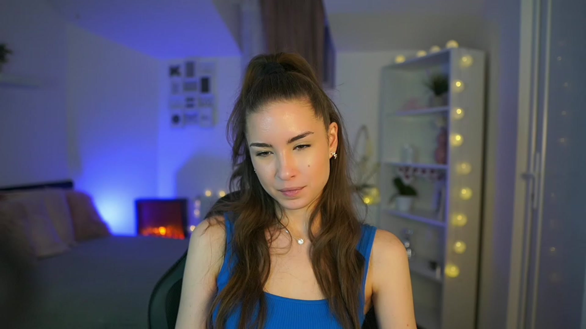 Gallery image thumbnail from Shy_jane's myfreecams stream on, 03/15/2023, 18:03 image 8 of 20