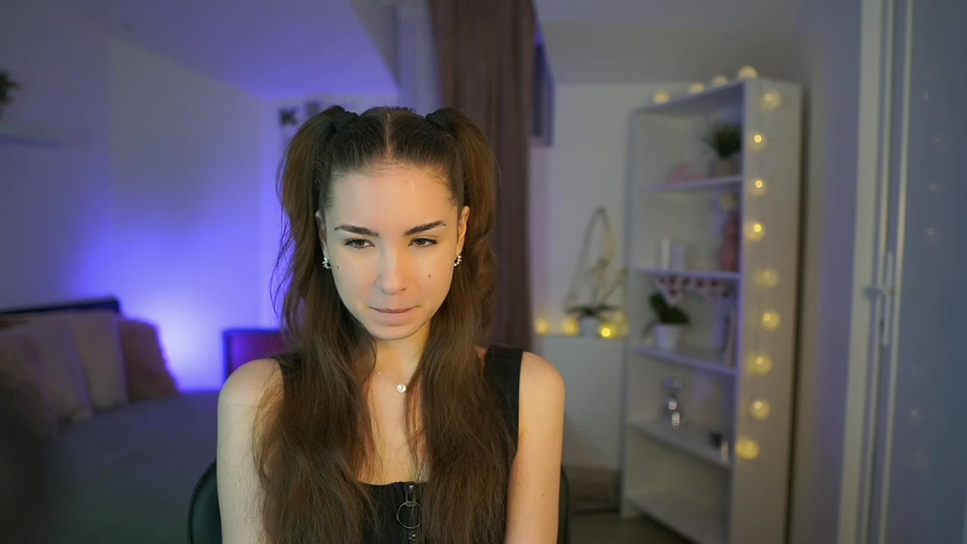 Gallery image thumbnail from Shy_jane's myfreecams stream on, 03/17/2023, 10:05 image 14 of 20