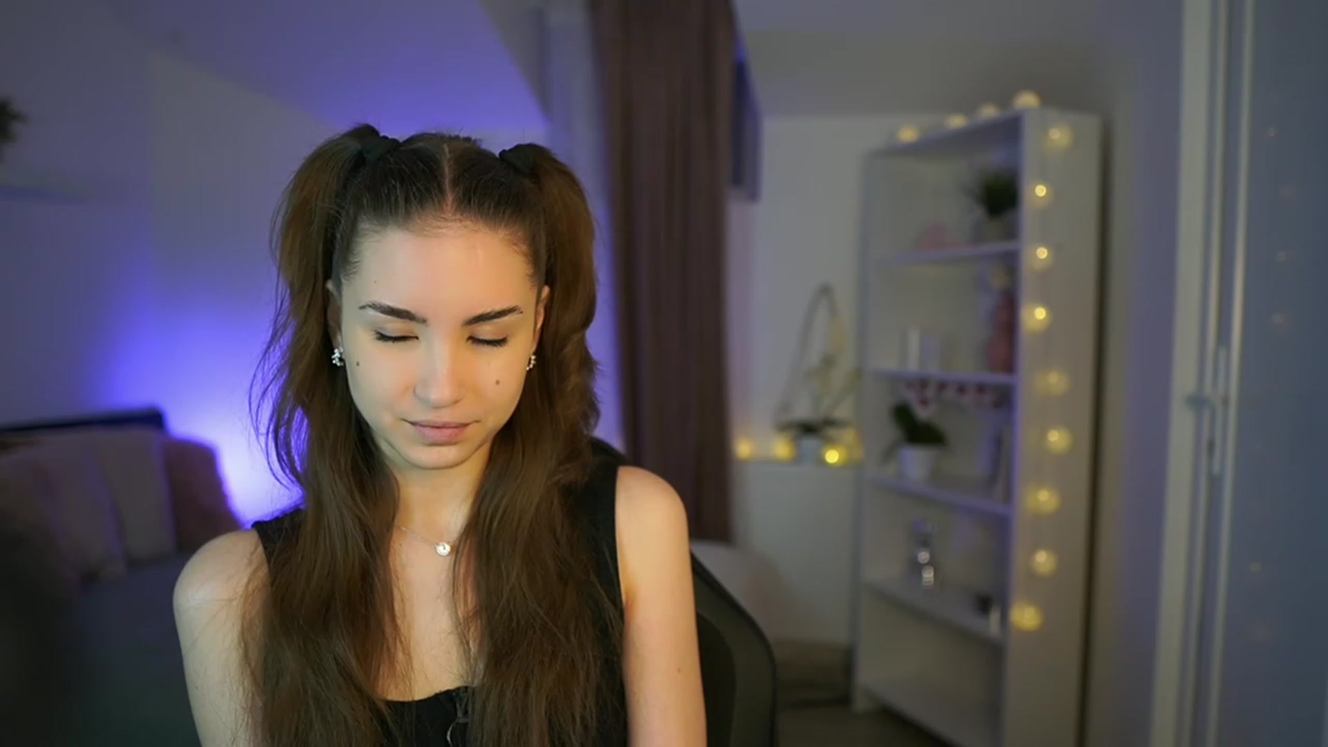 Gallery image thumbnail from Shy_jane's myfreecams stream on, 03/17/2023, 10:05 image 7 of 20