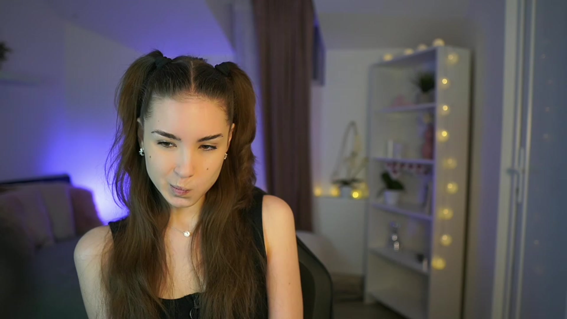 Gallery image thumbnail from Shy_jane's myfreecams stream on, 03/17/2023, 10:05 image 5 of 20