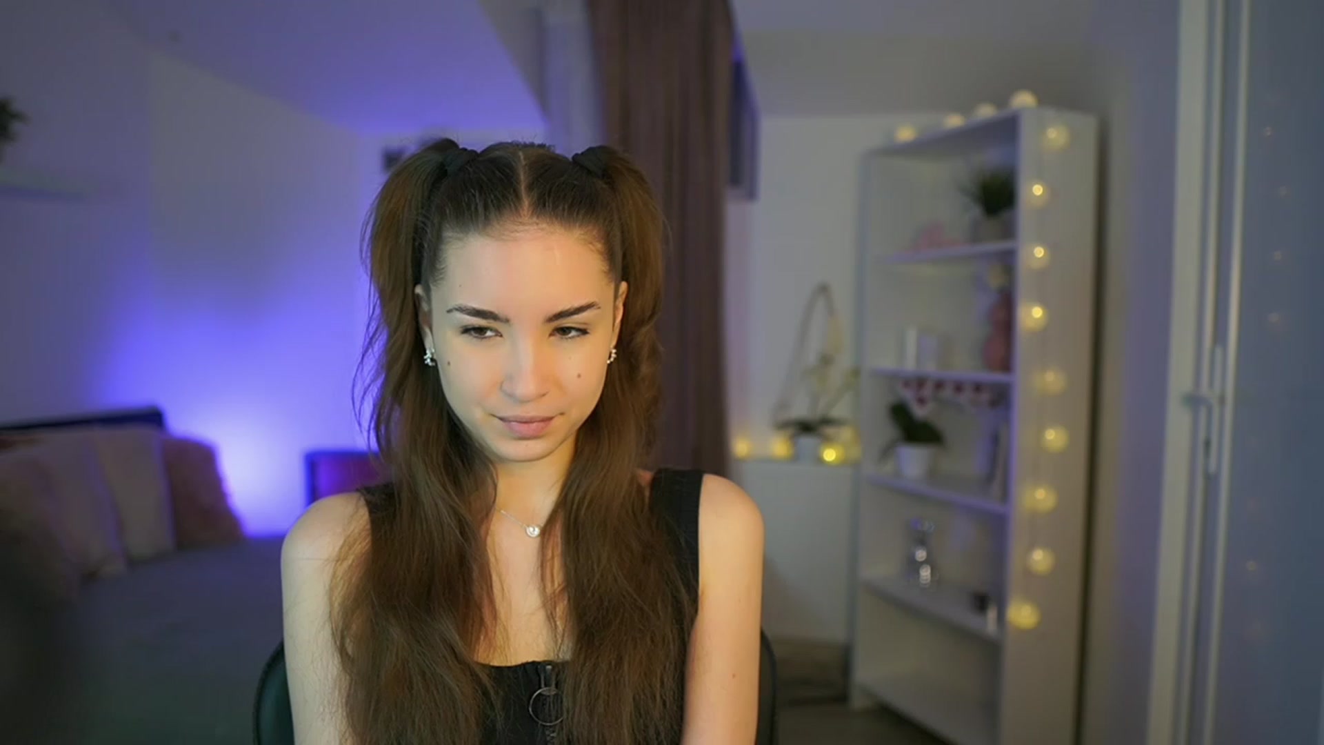 Gallery image thumbnail from Shy_jane's myfreecams stream on, 03/17/2023, 10:05 image 12 of 20