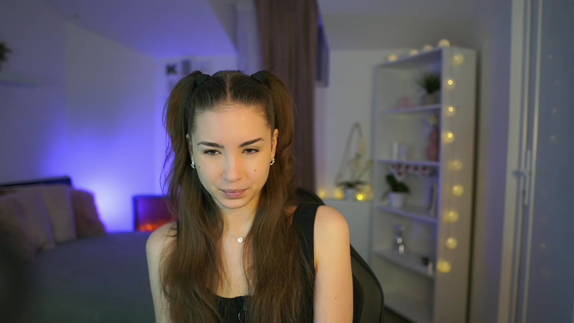 Gallery image thumbnail from Shy_jane's myfreecams stream on, 03/17/2023, 10:05 image 16 of 20