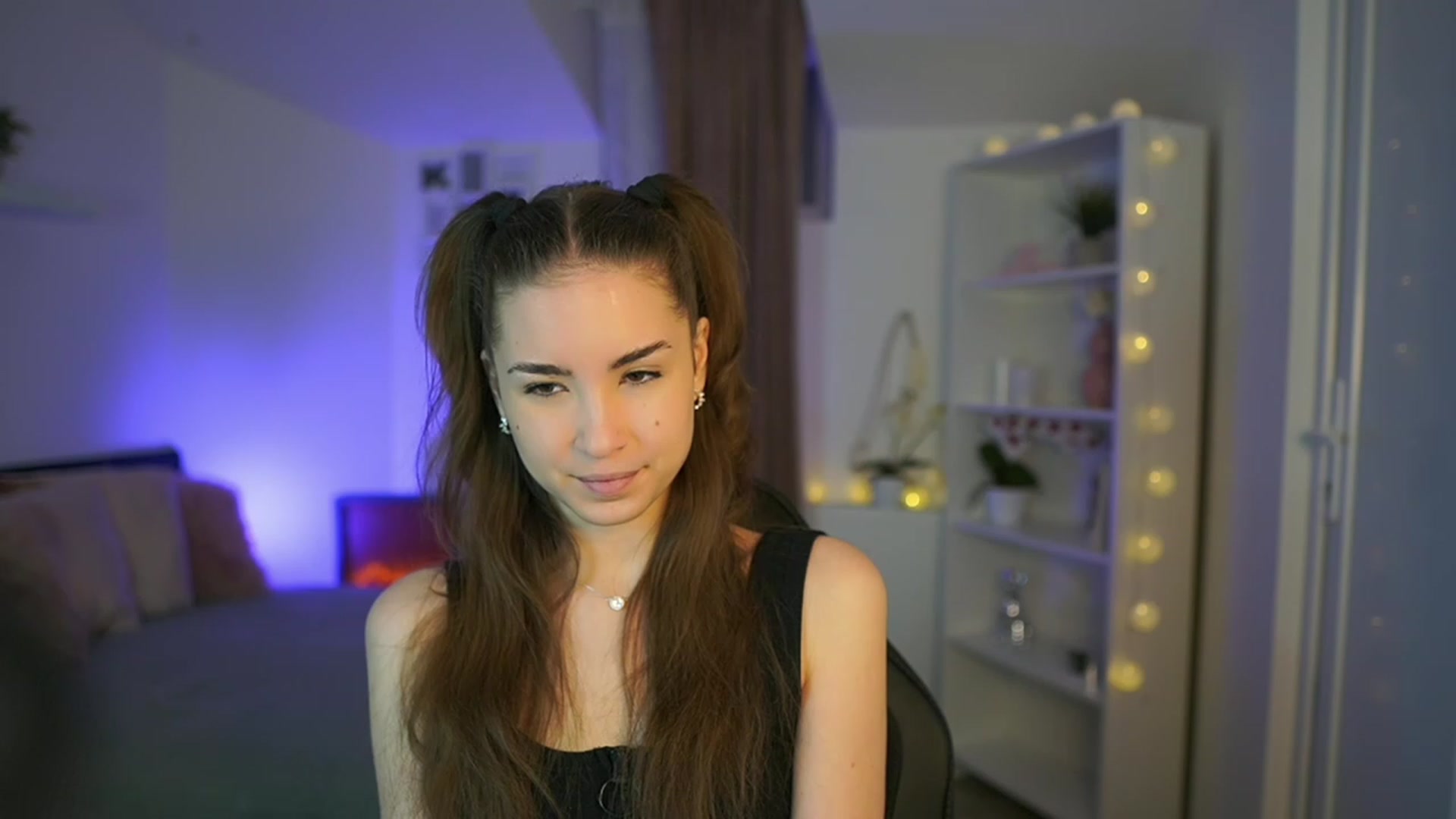 Gallery image thumbnail from Shy_jane's myfreecams stream on, 03/17/2023, 10:05 image 19 of 20