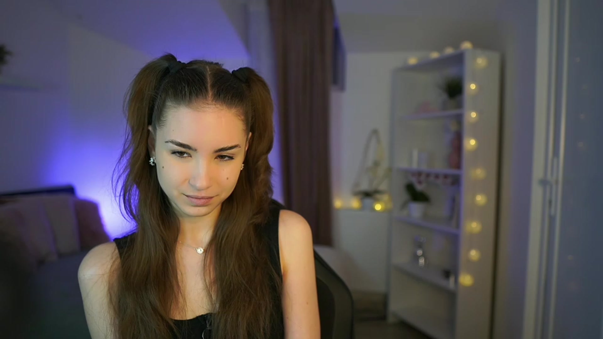 Gallery image thumbnail from Shy_jane's myfreecams stream on, 03/17/2023, 10:05 image 6 of 20