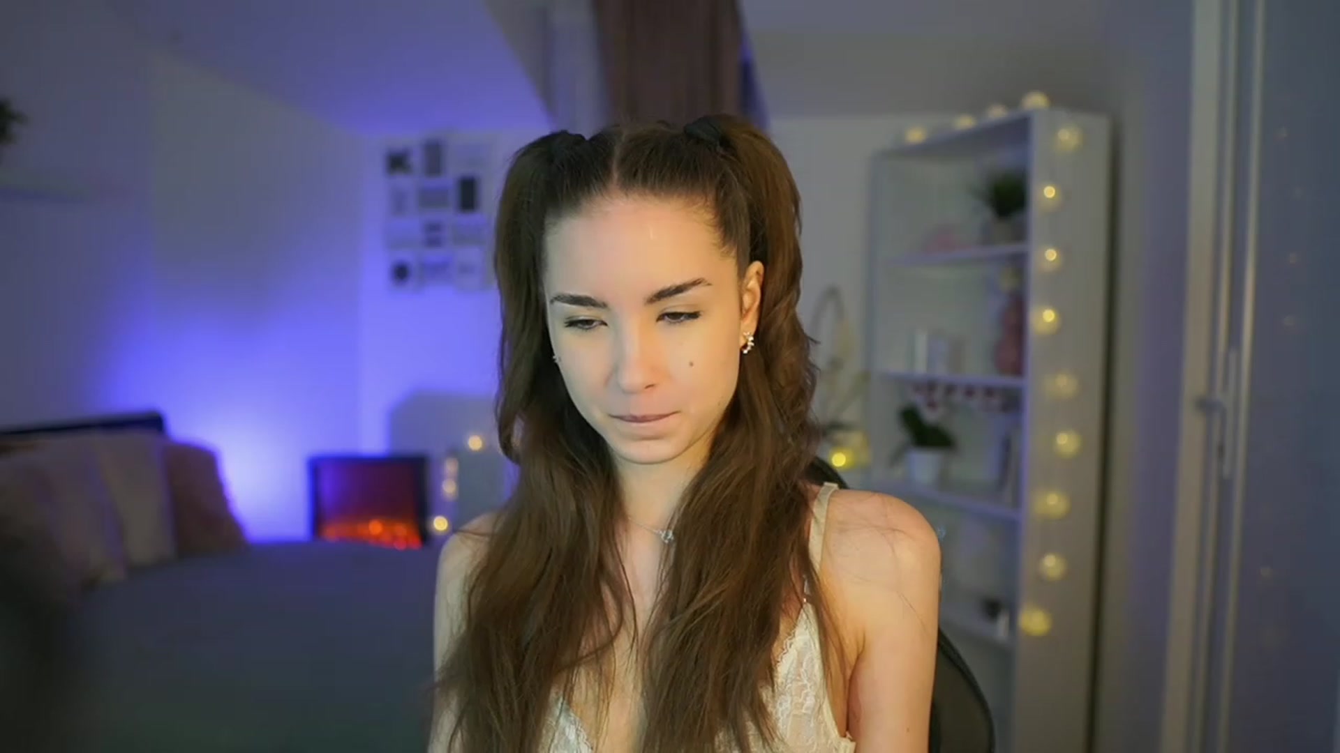 Gallery image thumbnail from Shy_jane's myfreecams stream on, 03/17/2023, 10:34 image 17 of 20
