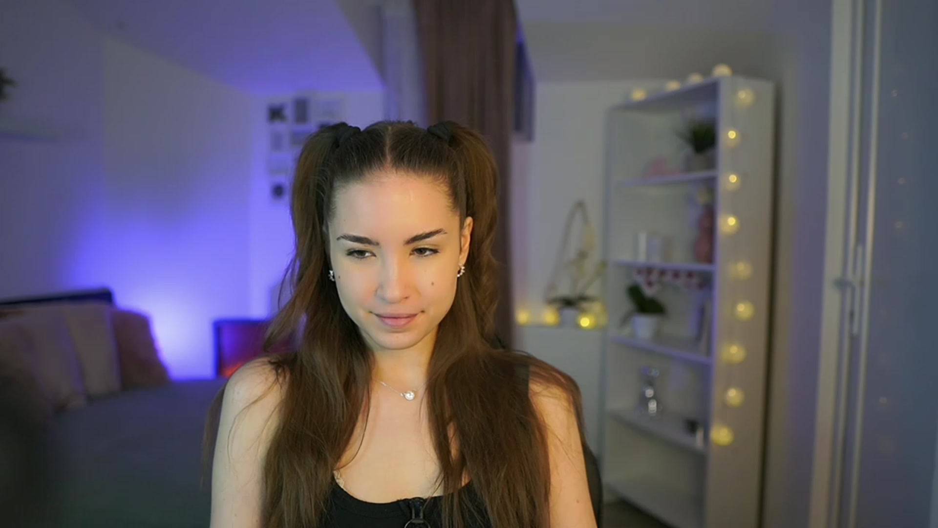 Gallery image thumbnail from Shy_jane's myfreecams stream on, 03/17/2023, 11:04 image 10 of 20