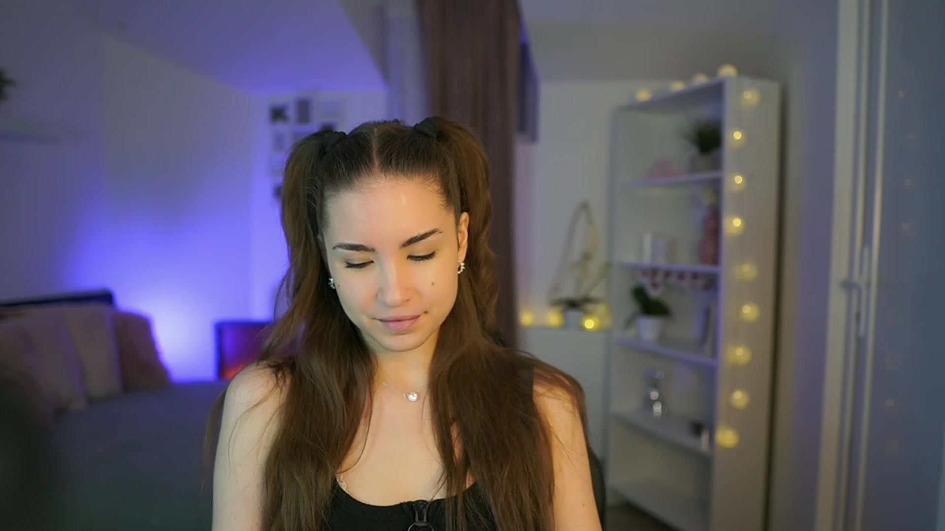 Gallery image thumbnail from Shy_jane's myfreecams stream on, 03/17/2023, 11:04 image 8 of 20