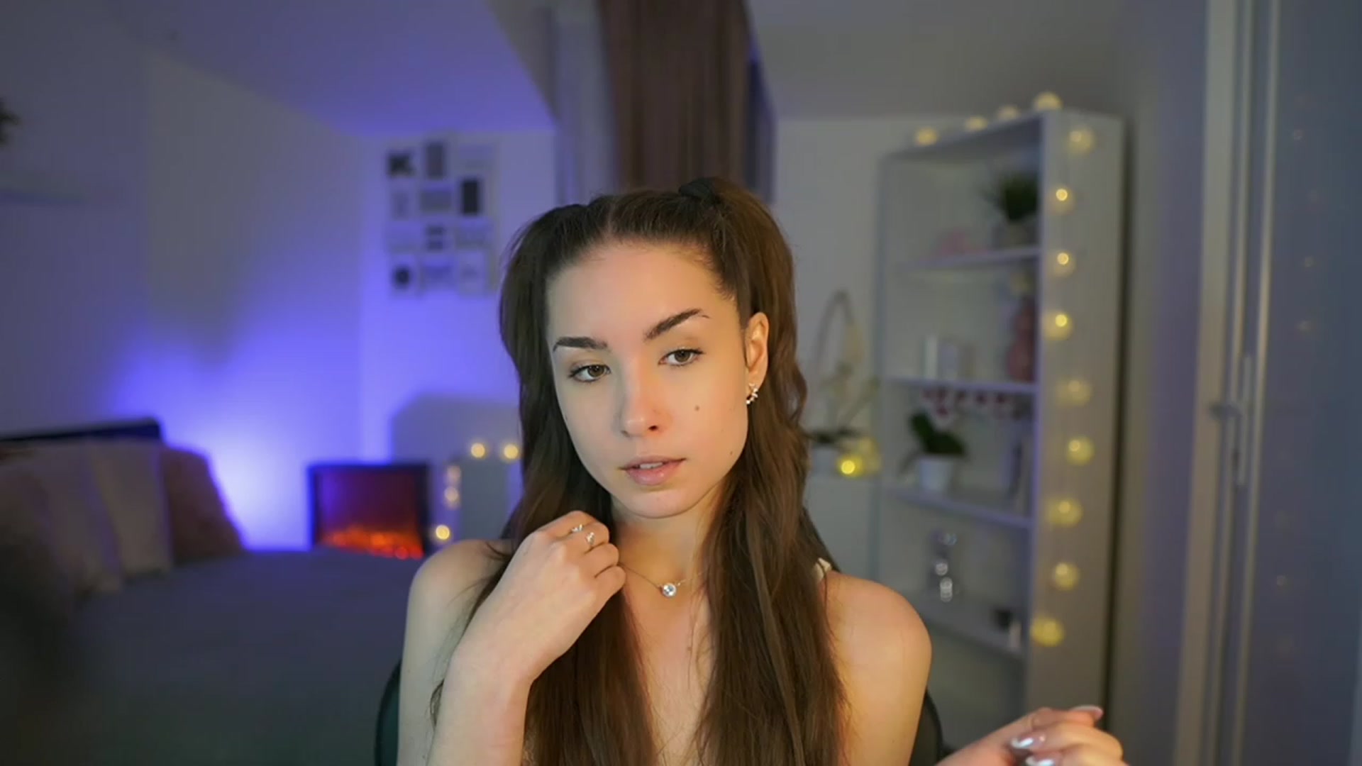Gallery image thumbnail from Shy_jane's myfreecams stream on, 03/17/2023, 13:41 image 6 of 20
